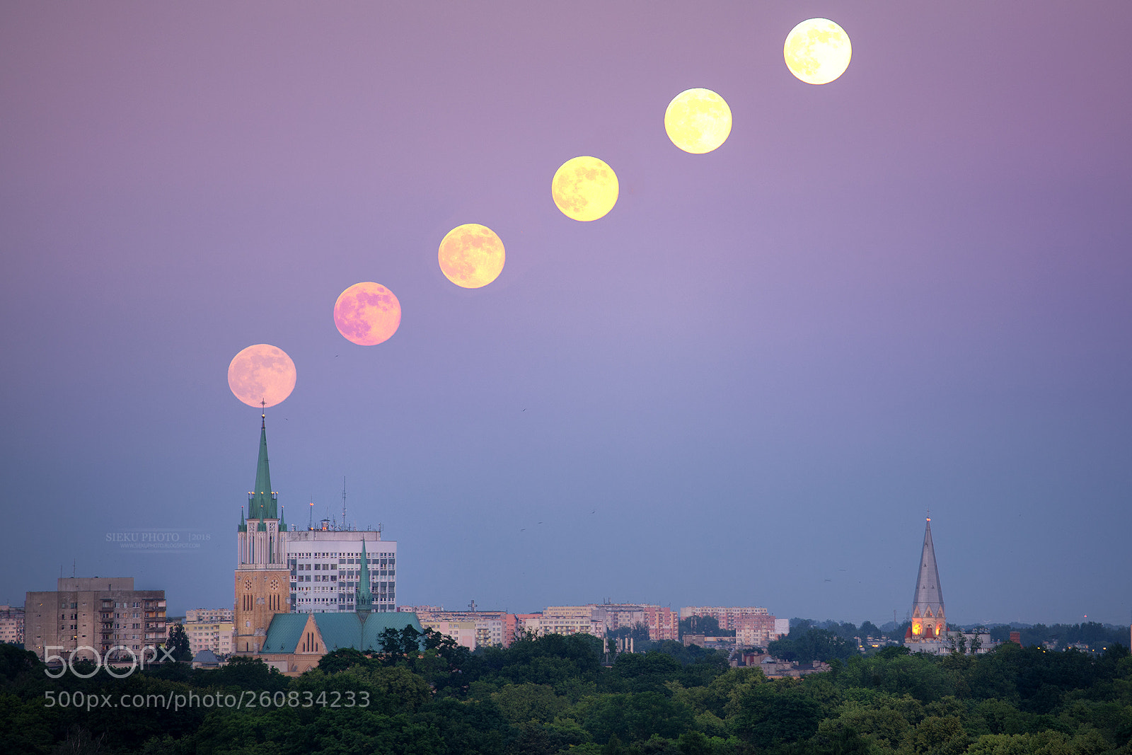 Canon EOS 5D Mark IV sample photo. Łódź moon photography