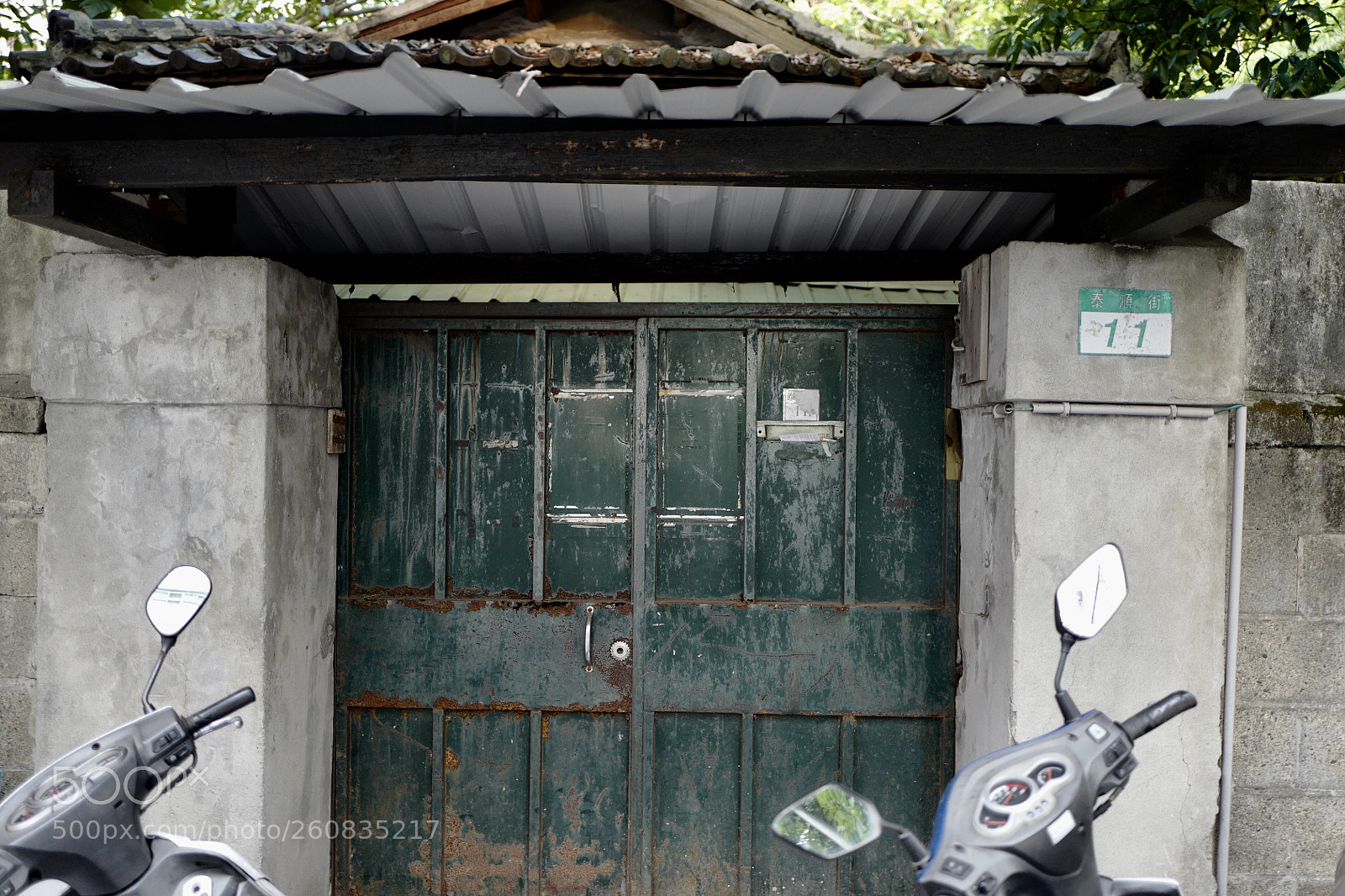 Leica Q (Typ 116) sample photo. 門牌圖鑑之拍到綠色的門 photography