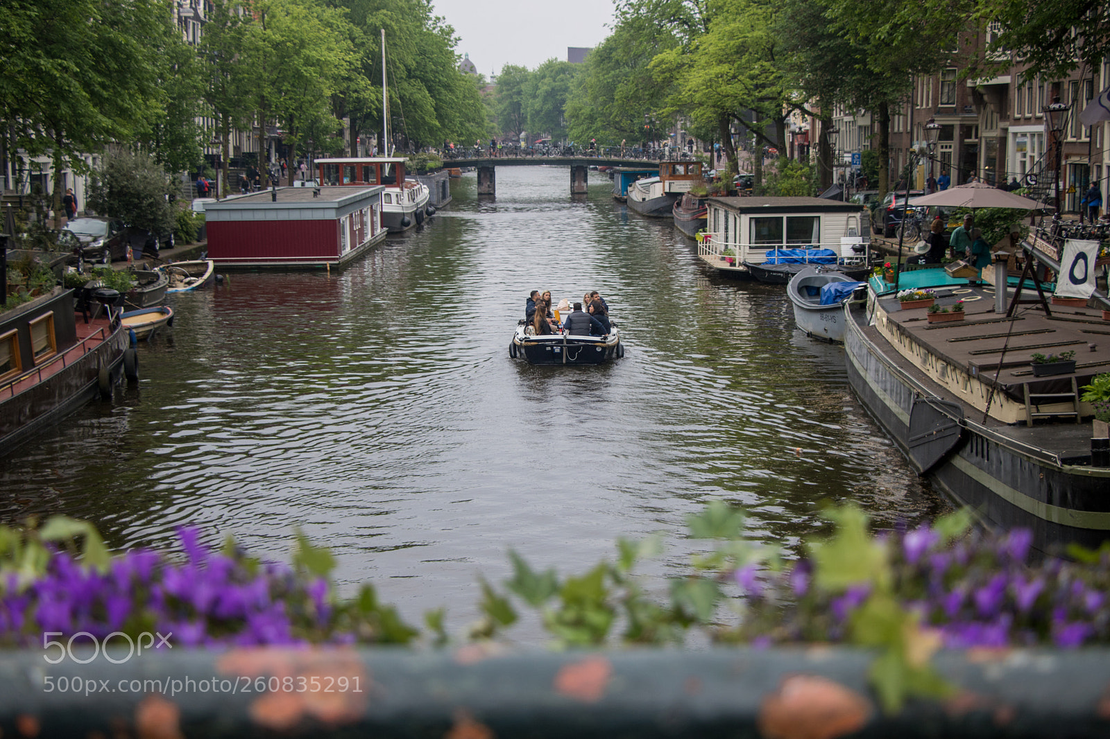 Canon EOS 750D (EOS Rebel T6i / EOS Kiss X8i) sample photo. Amsterdam river boat photography