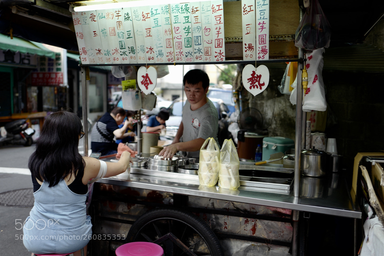 Leica Q (Typ 116) sample photo. 超喜歡這個店鋪的招牌，和在路邊攤吃小吃的感覺 photography