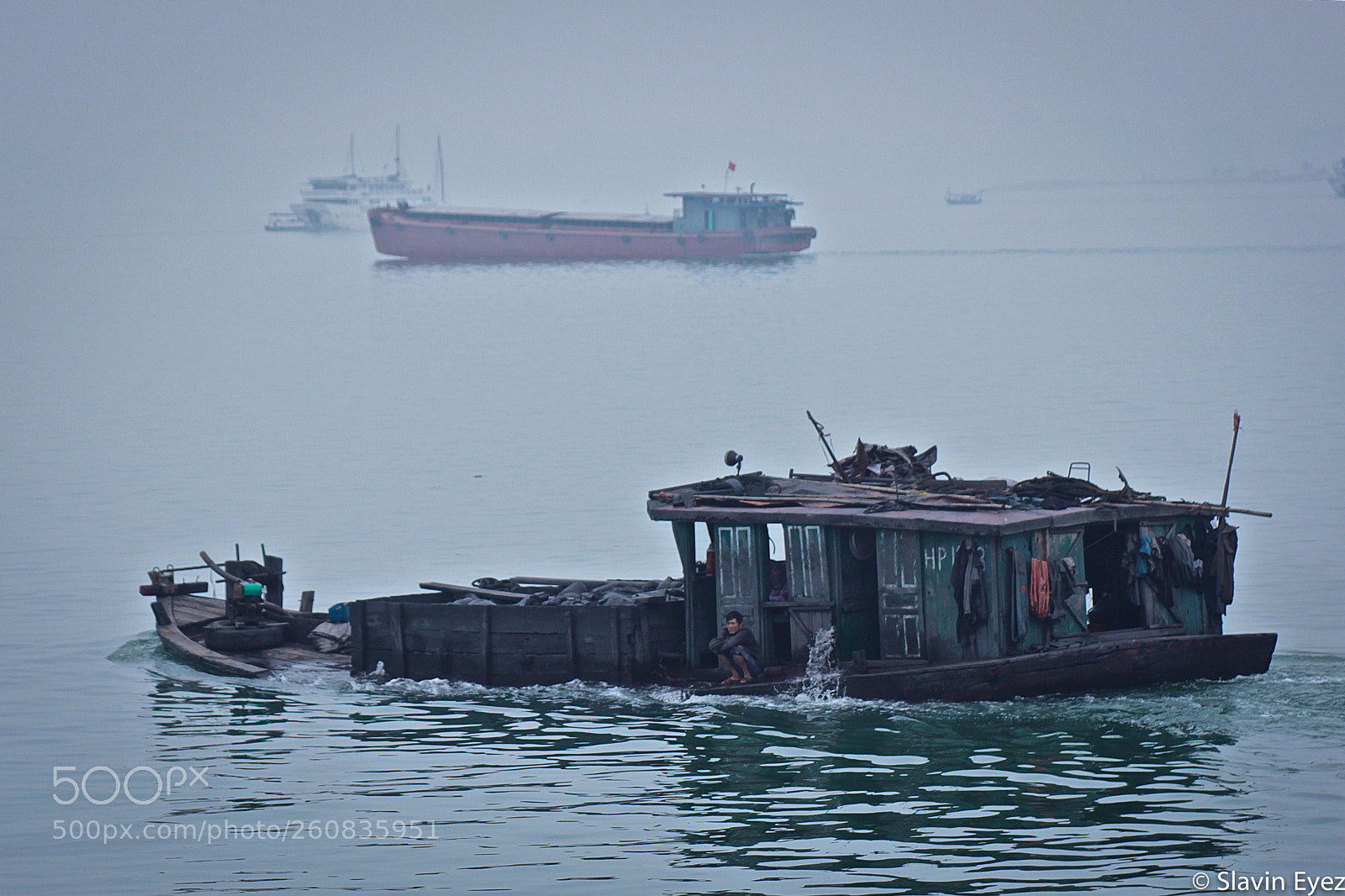 Canon EOS 500D (EOS Rebel T1i / EOS Kiss X3) sample photo. The boat sinks photography
