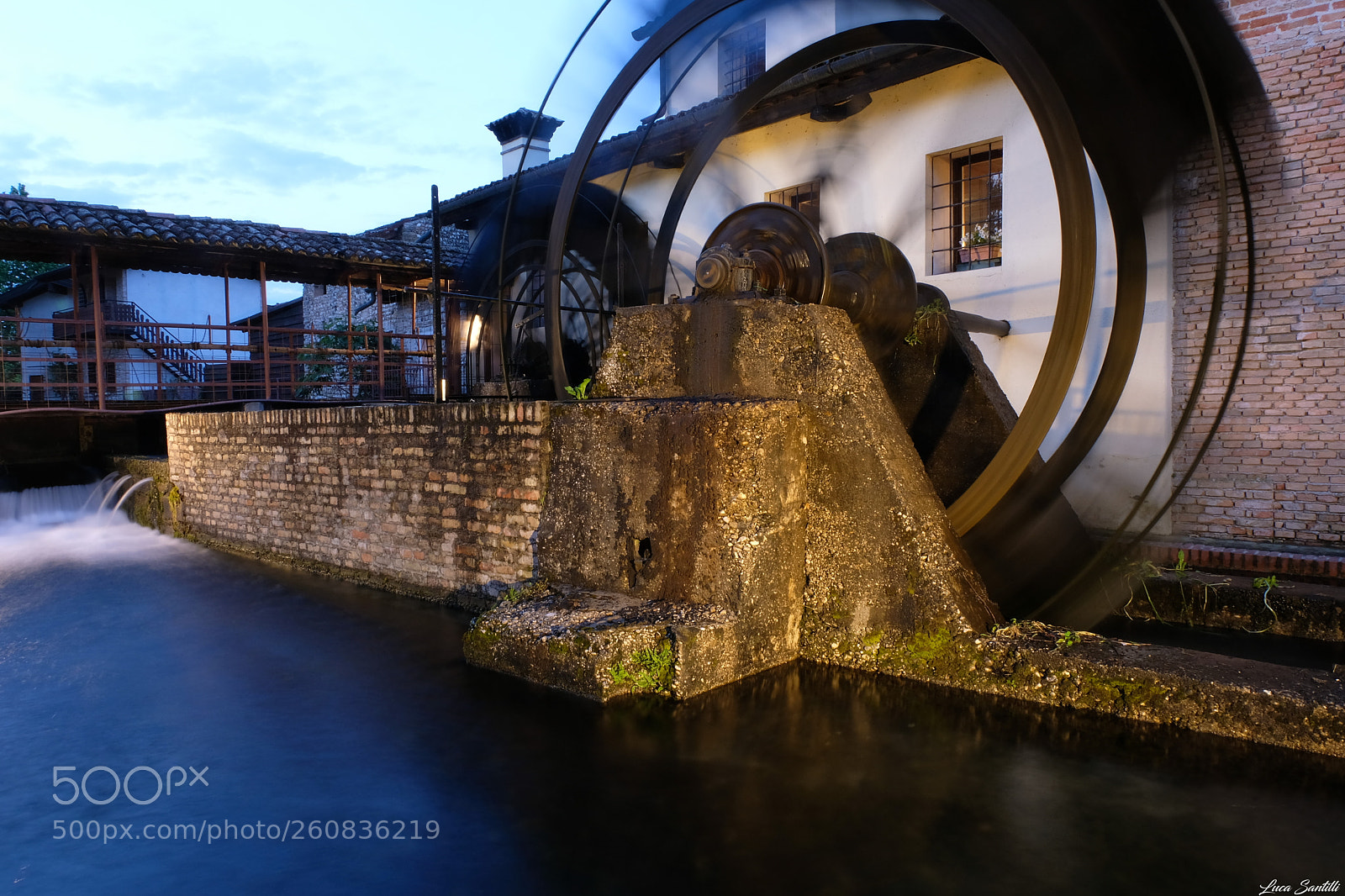 Fujifilm X-T20 sample photo. Il movimento del mulino photography