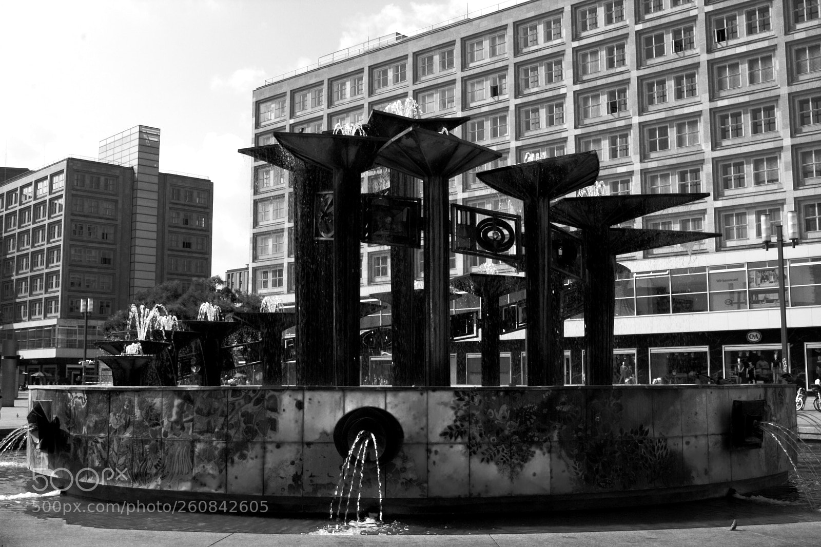 Canon EOS 400D (EOS Digital Rebel XTi / EOS Kiss Digital X) sample photo. Brunnen der völkerfreundschaft photography