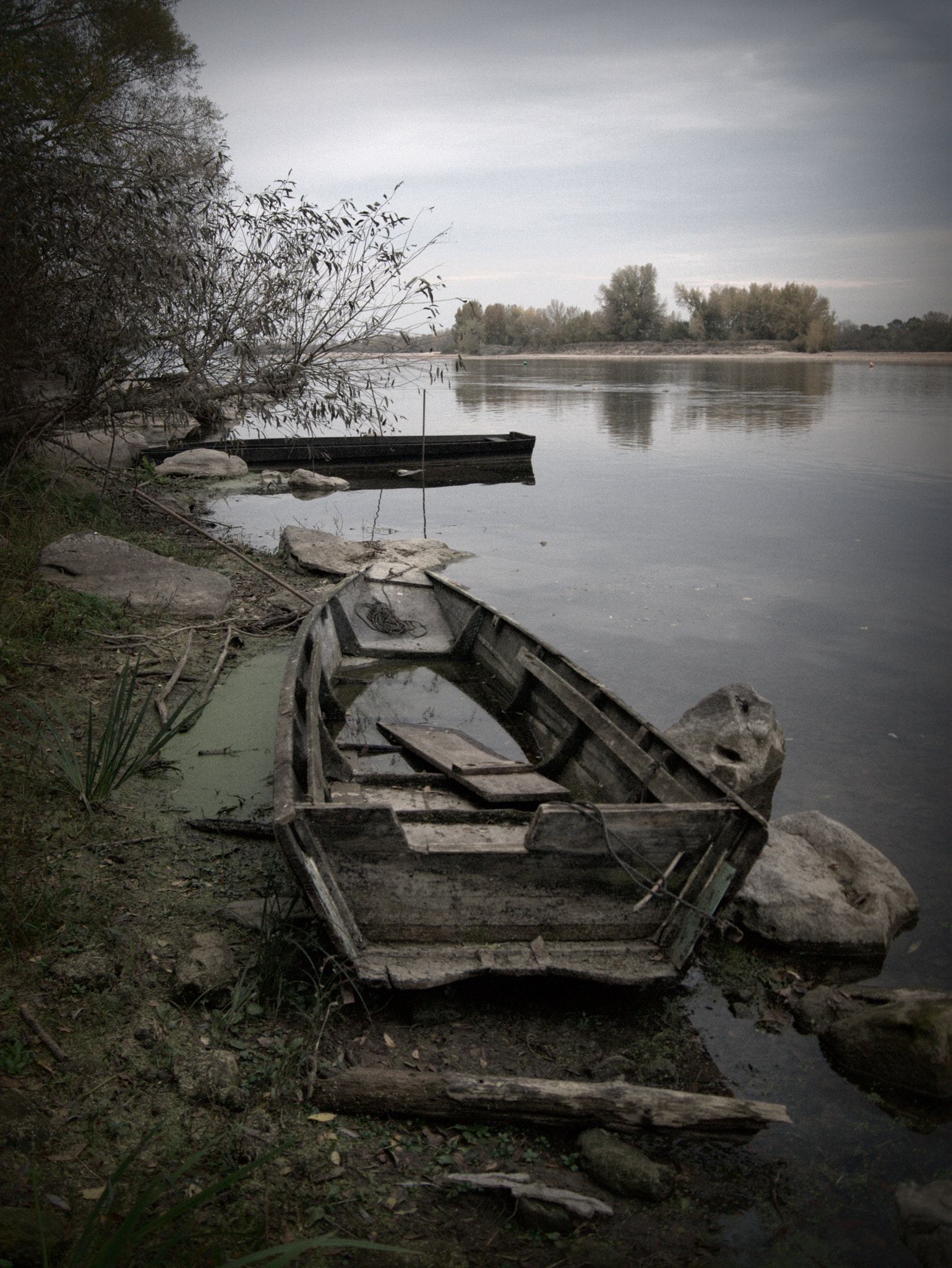 Sony Alpha DSLR-A290 sample photo. Barque gennes photography