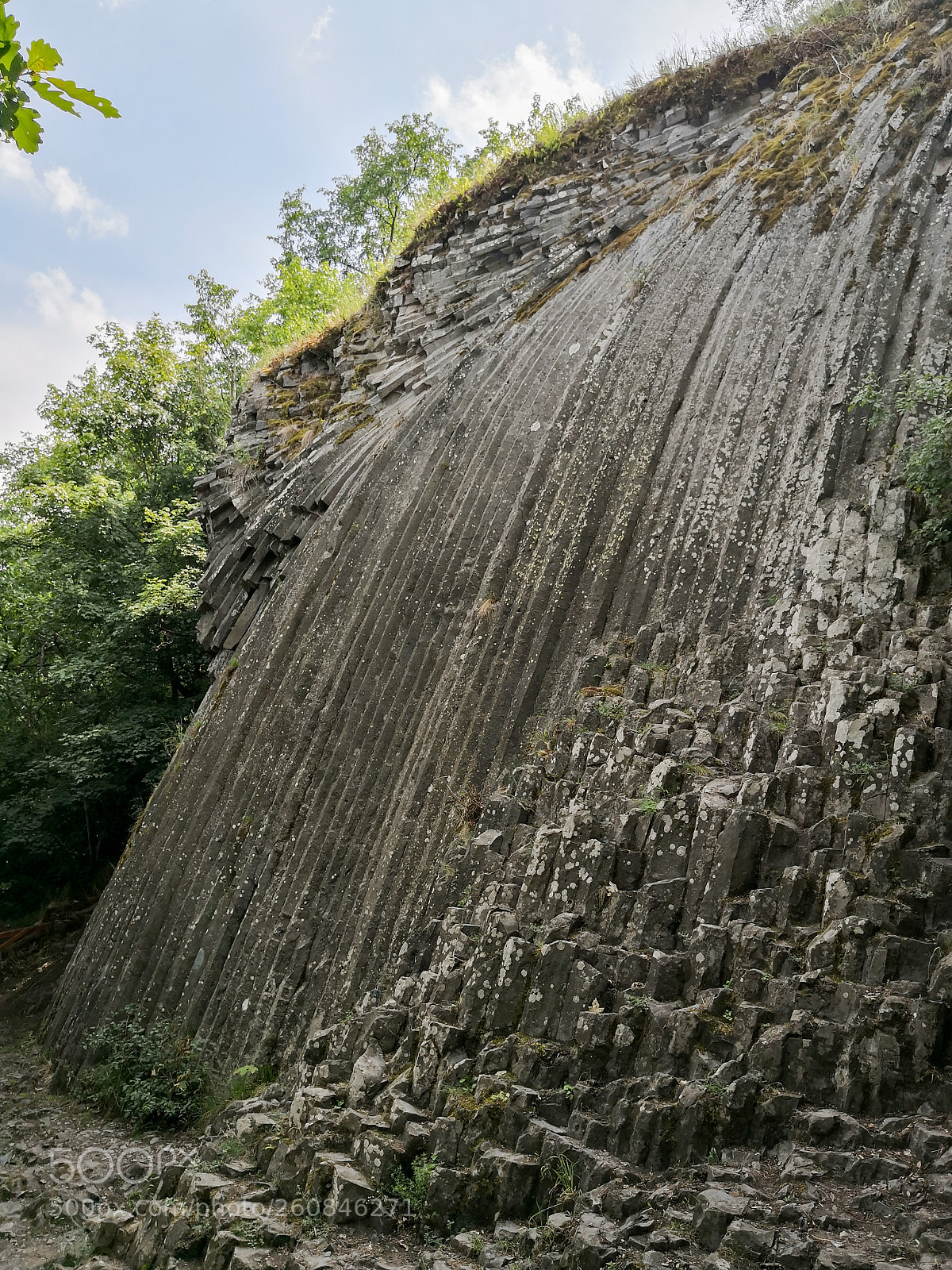 HUAWEI Mate 10 Pro sample photo. Stone waterfall photography