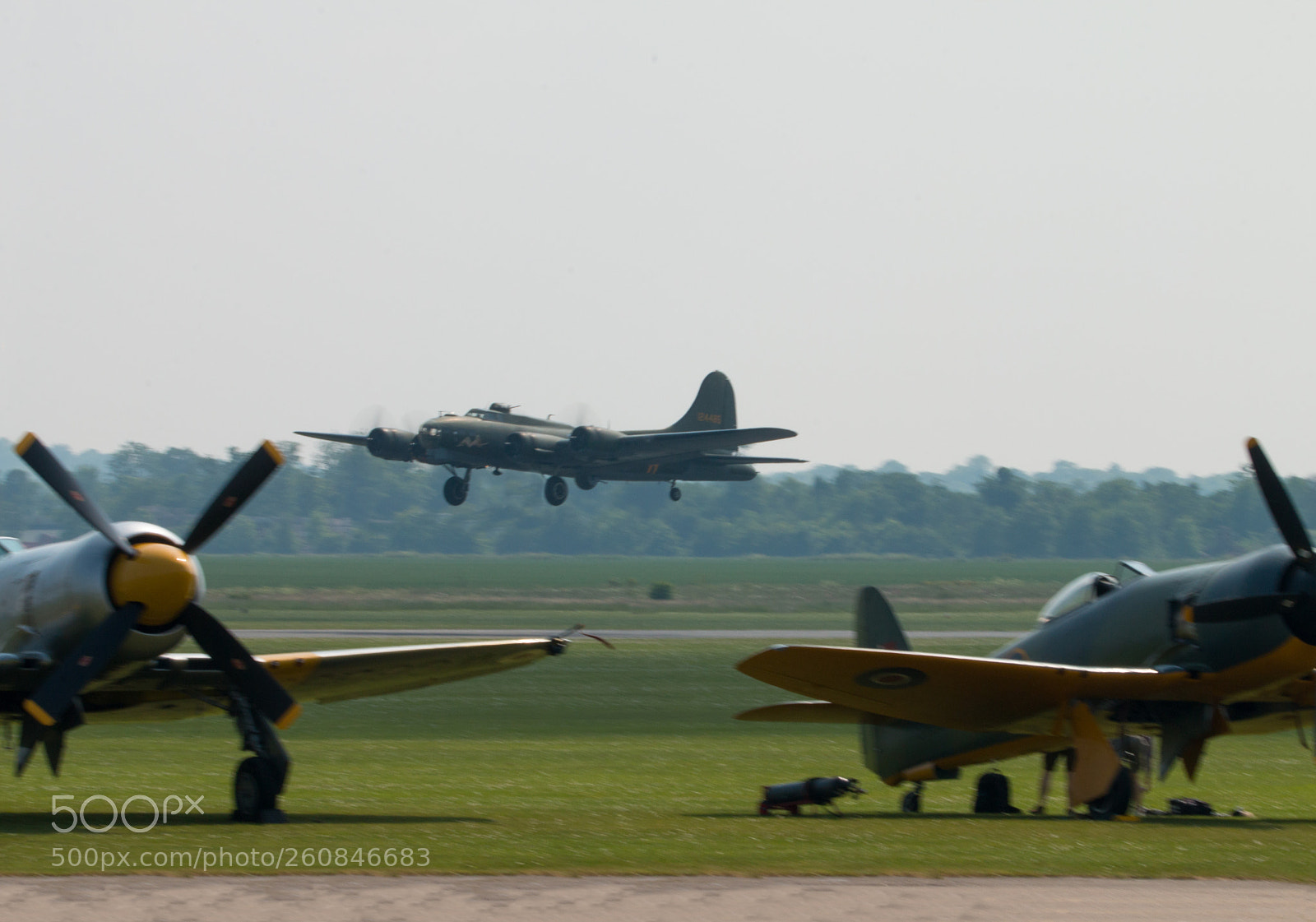 Canon EOS 70D sample photo. Flying fortress, take-off photography