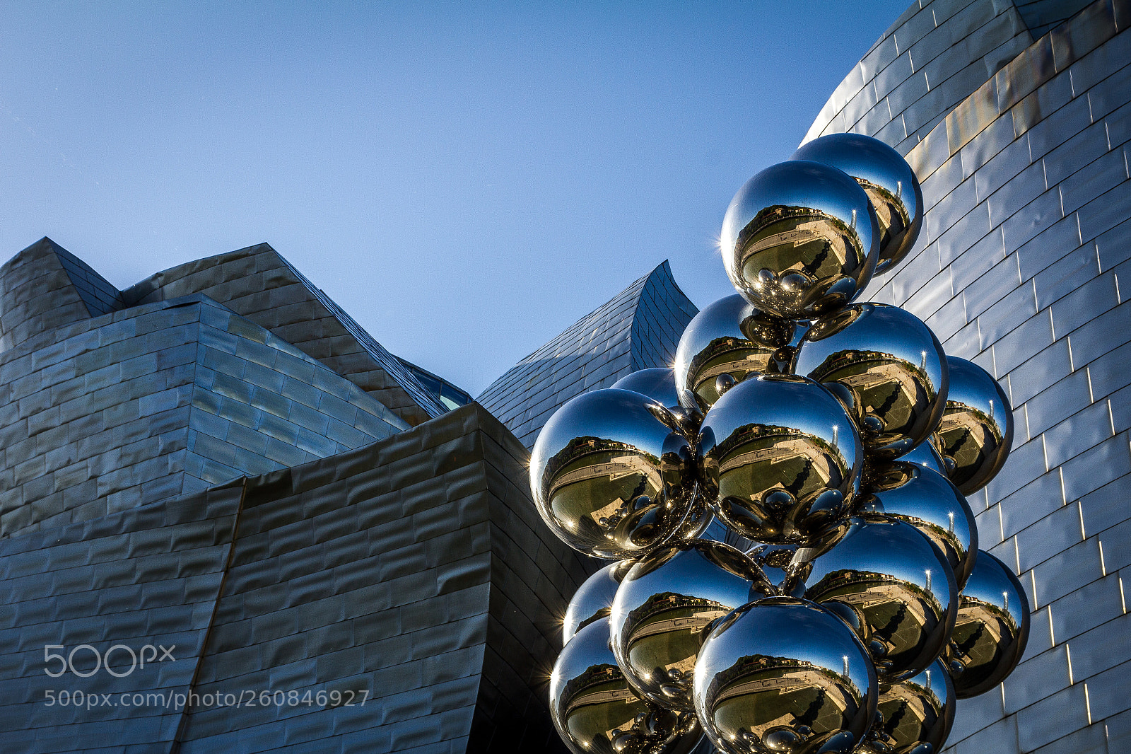 Canon EOS 550D (EOS Rebel T2i / EOS Kiss X4) sample photo. Guggenheim bilbao photography