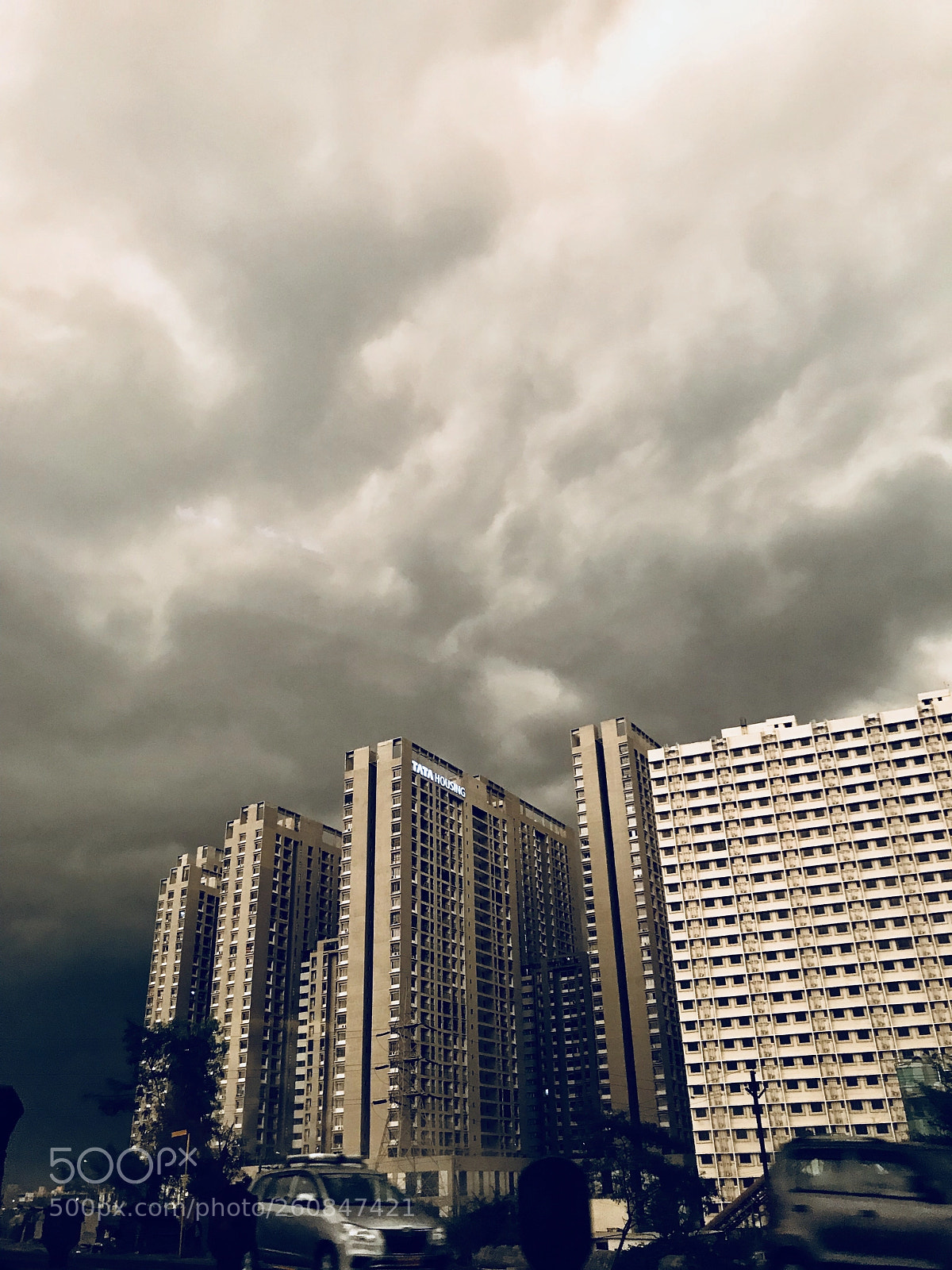 Apple iPhone 7 sample photo. Growling sky photography