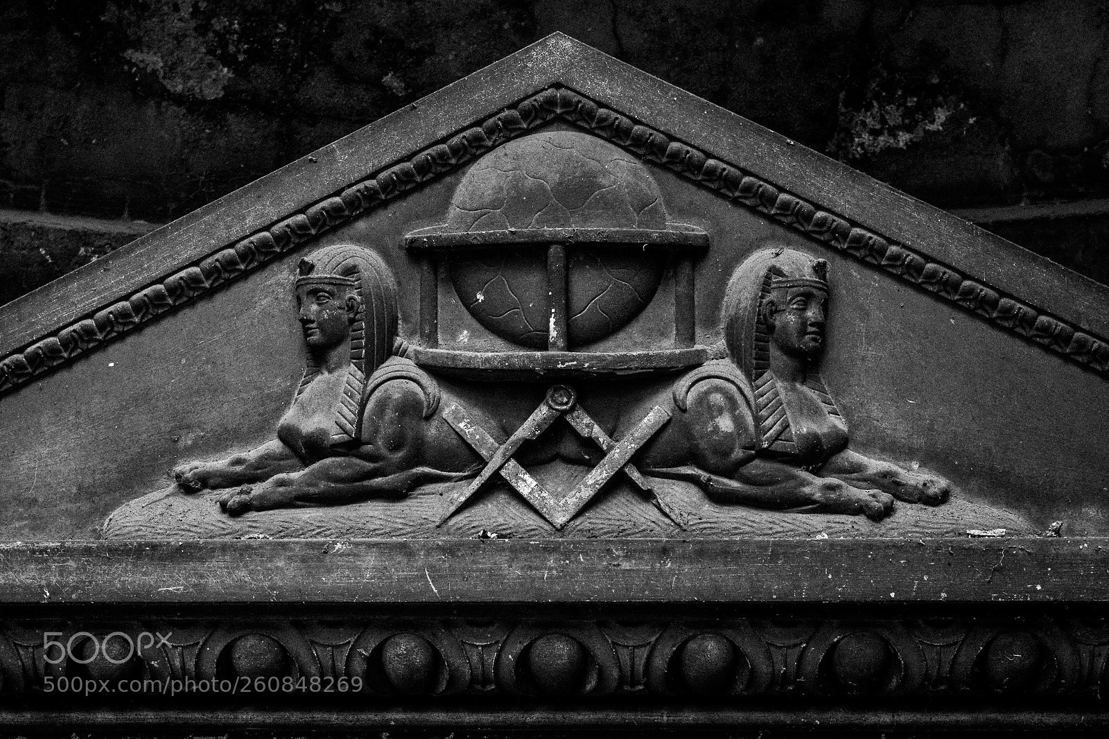 Olympus OM-D E-M10 sample photo. Old tomb stone photography