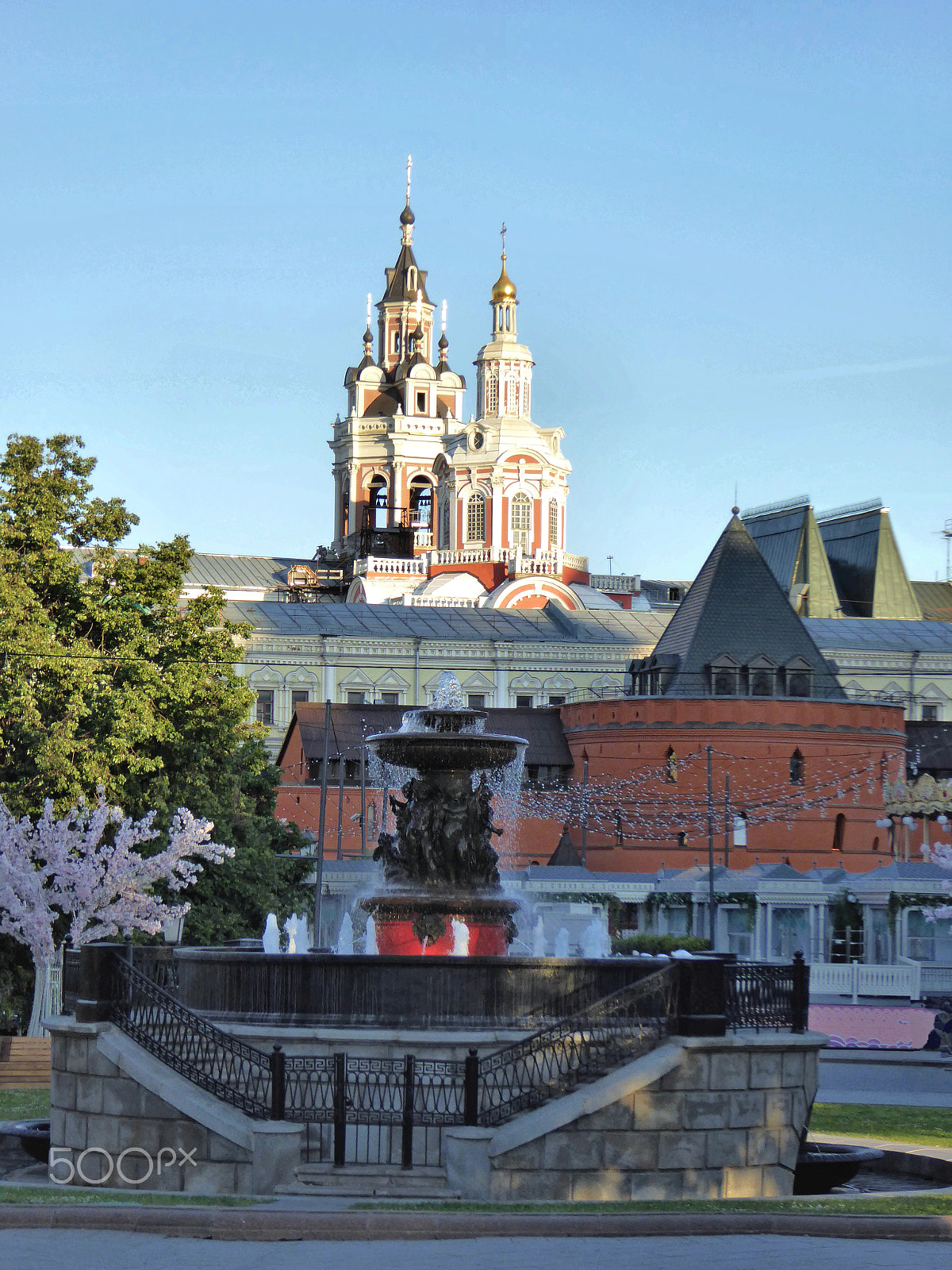 Panasonic Lumix DMC-ZS40 (Lumix DMC-TZ60) sample photo. Moscow. fountain vitali and revolution square photography