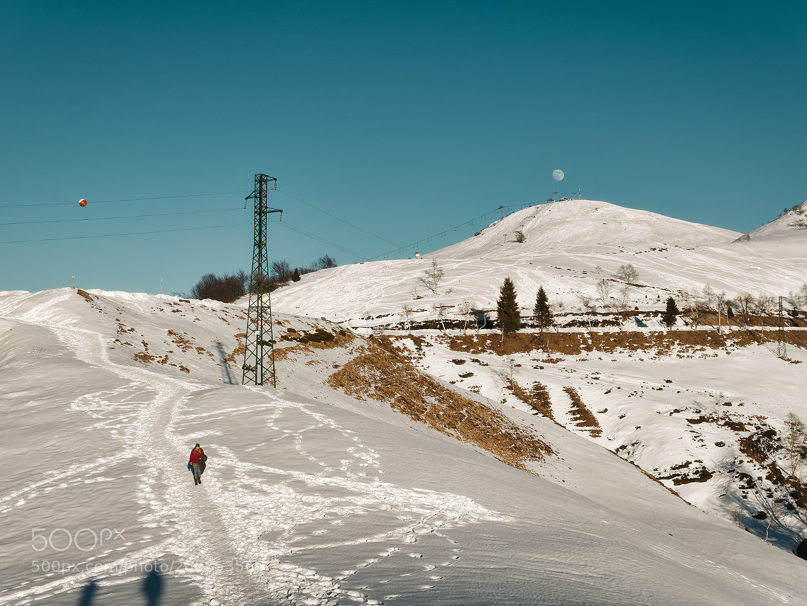 Panasonic Lumix DMC-GX85 (Lumix DMC-GX80 / Lumix DMC-GX7 Mark II) sample photo. The snow walker photography