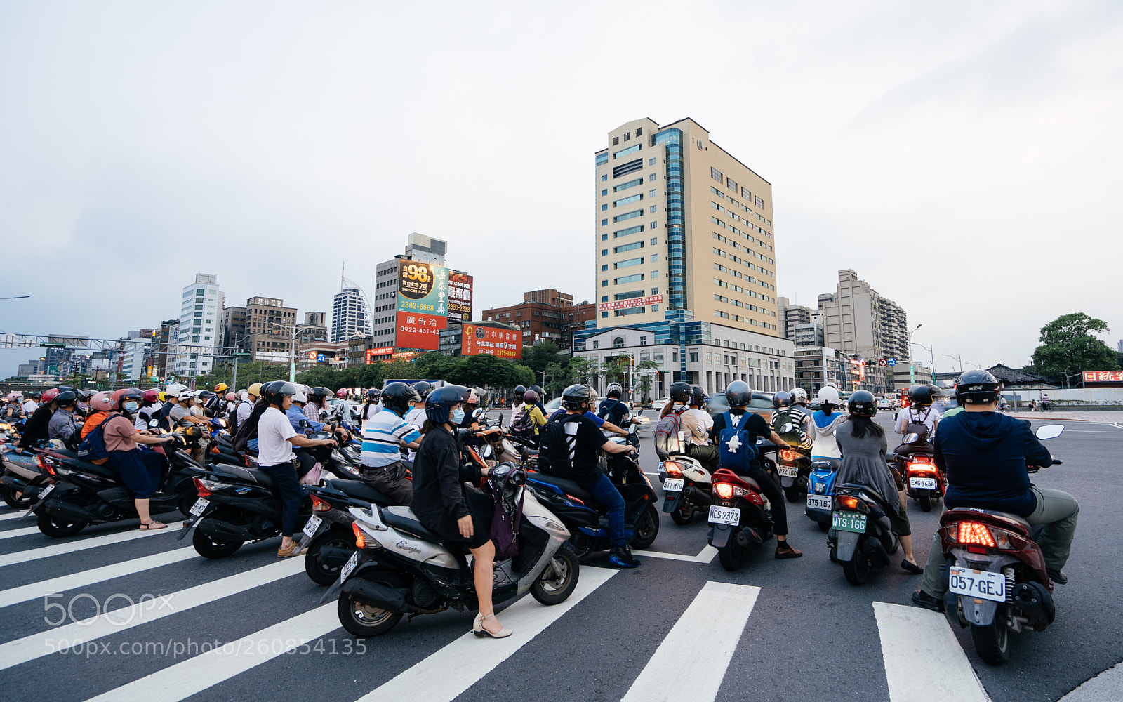 Sony a7R II sample photo. Taiwan street photography