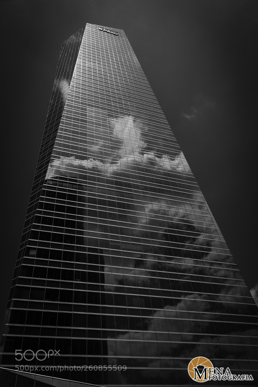 Canon EOS 70D sample photo. Torres en las nubes photography
