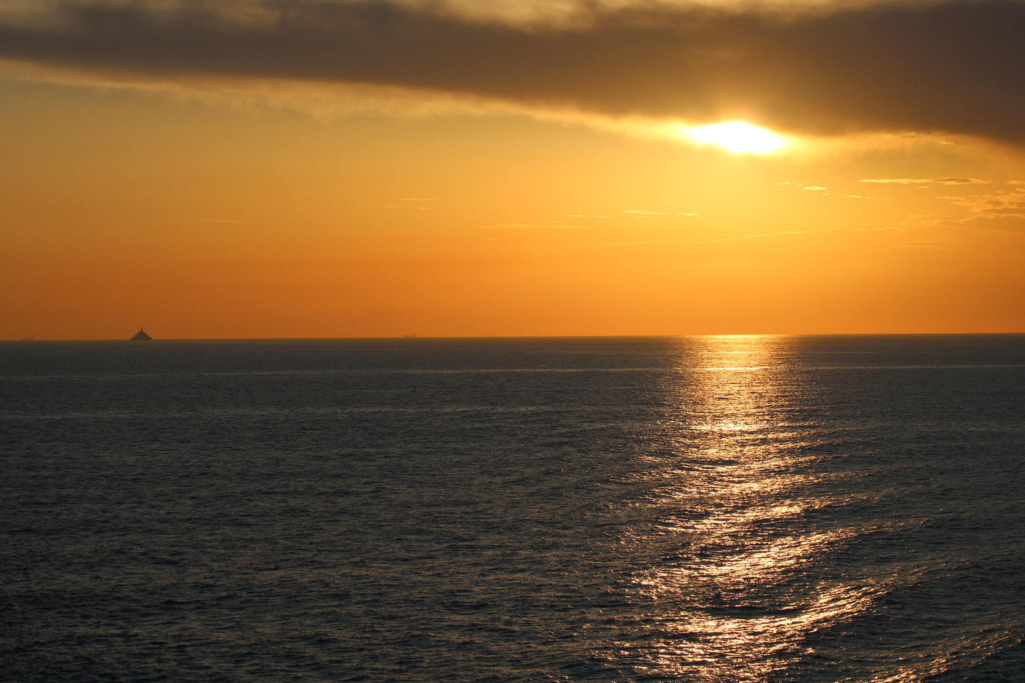 Canon EF 70-300mm F4-5.6 IS USM sample photo. Sunset photography