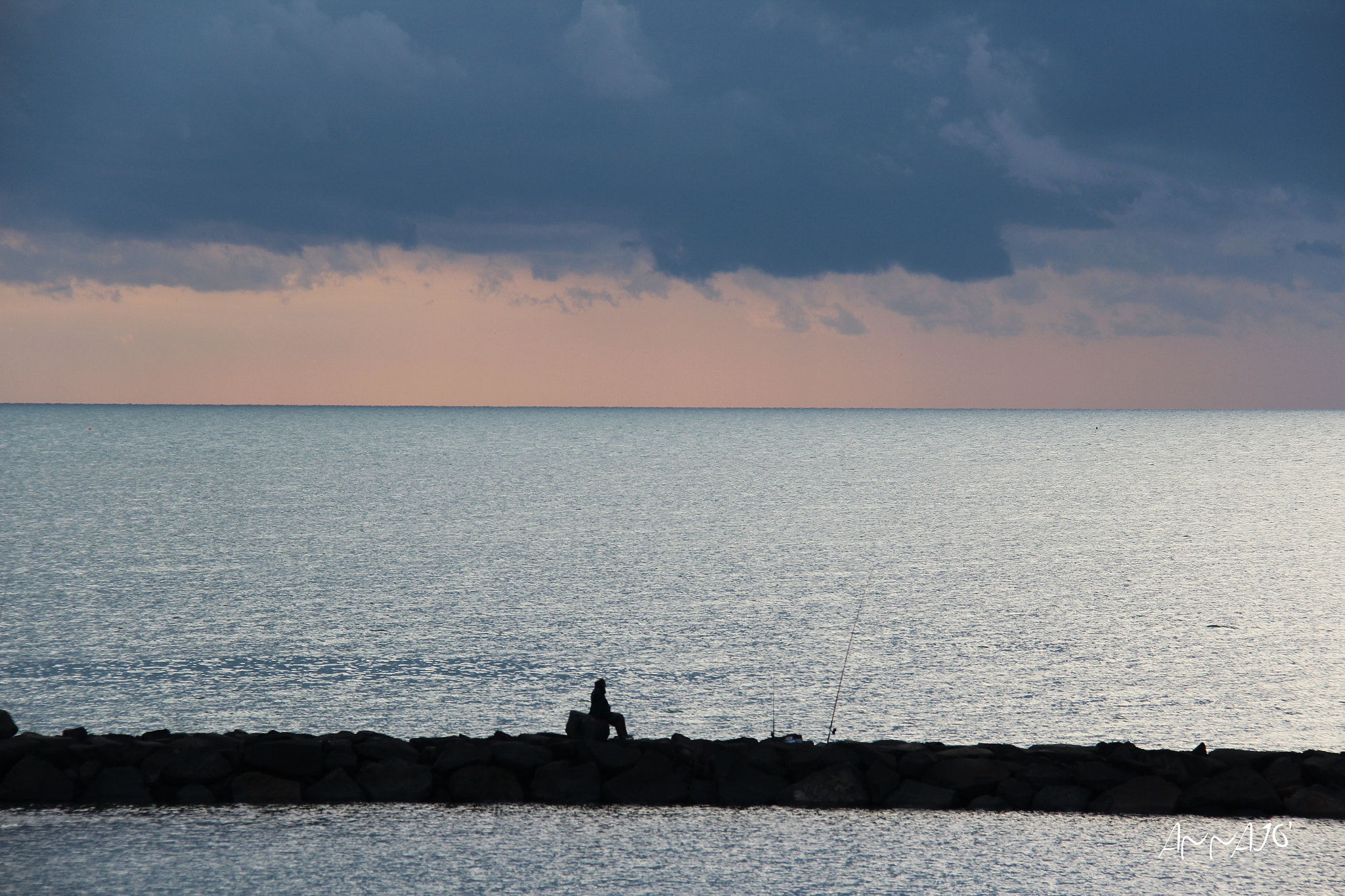 Canon EF-S 18-200mm F3.5-5.6 IS sample photo. Sitting (on the dock of the bay) photography