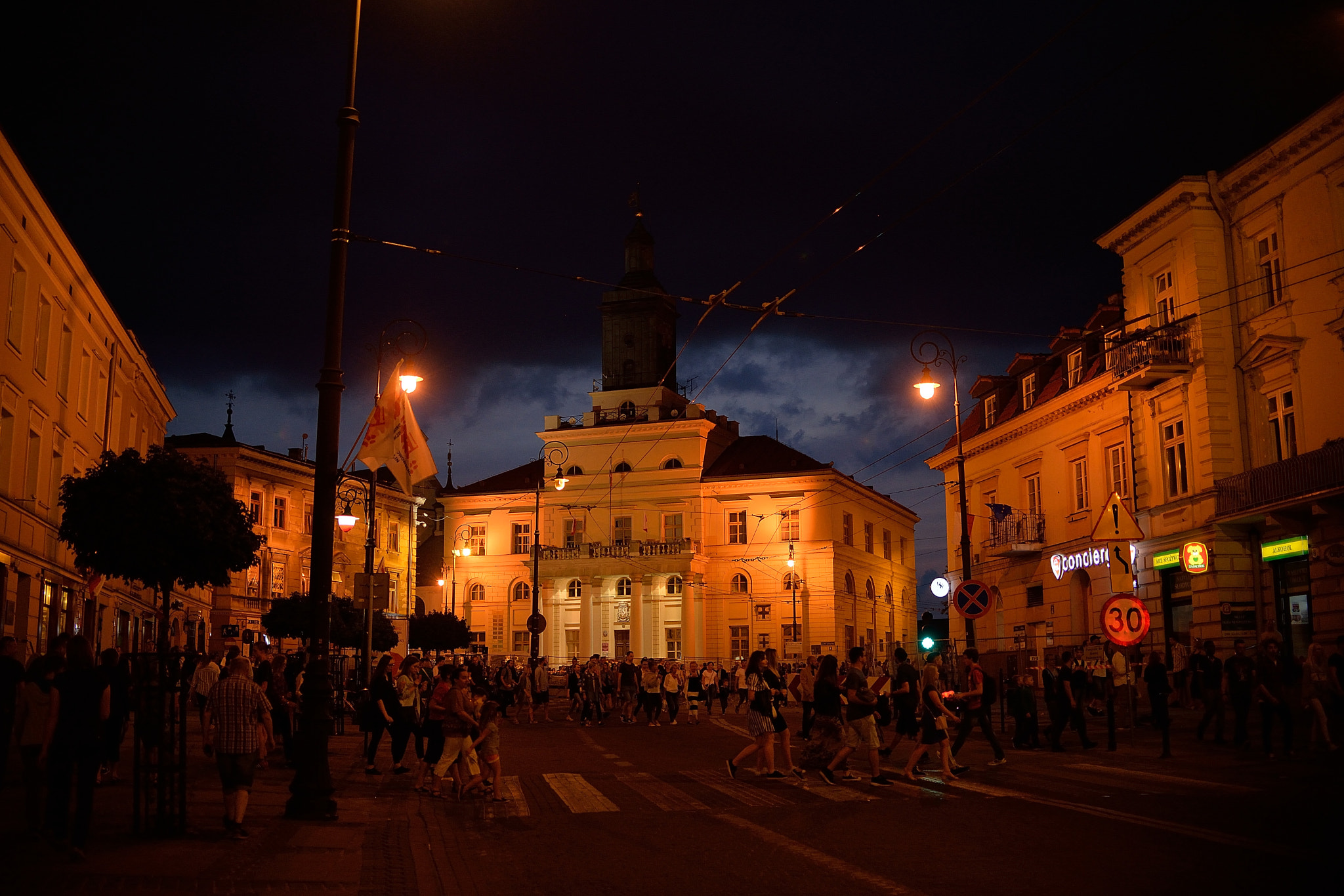 Nikon D610 + Nikon AF-S DX Nikkor 35mm F1.8G sample photo. Cultural night in lublin photography