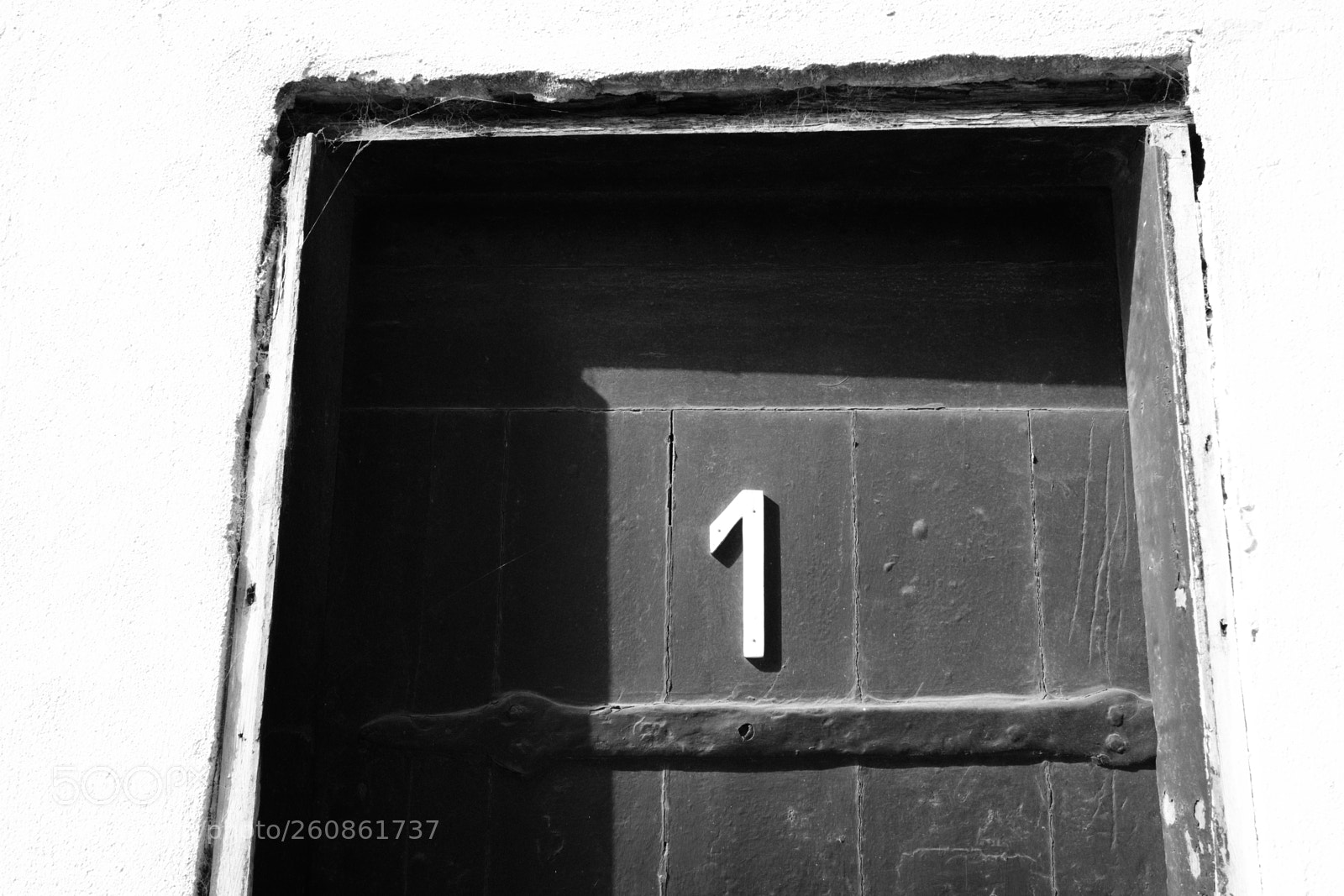 Fujifilm X-Pro2 sample photo. An old door, number 1 photography