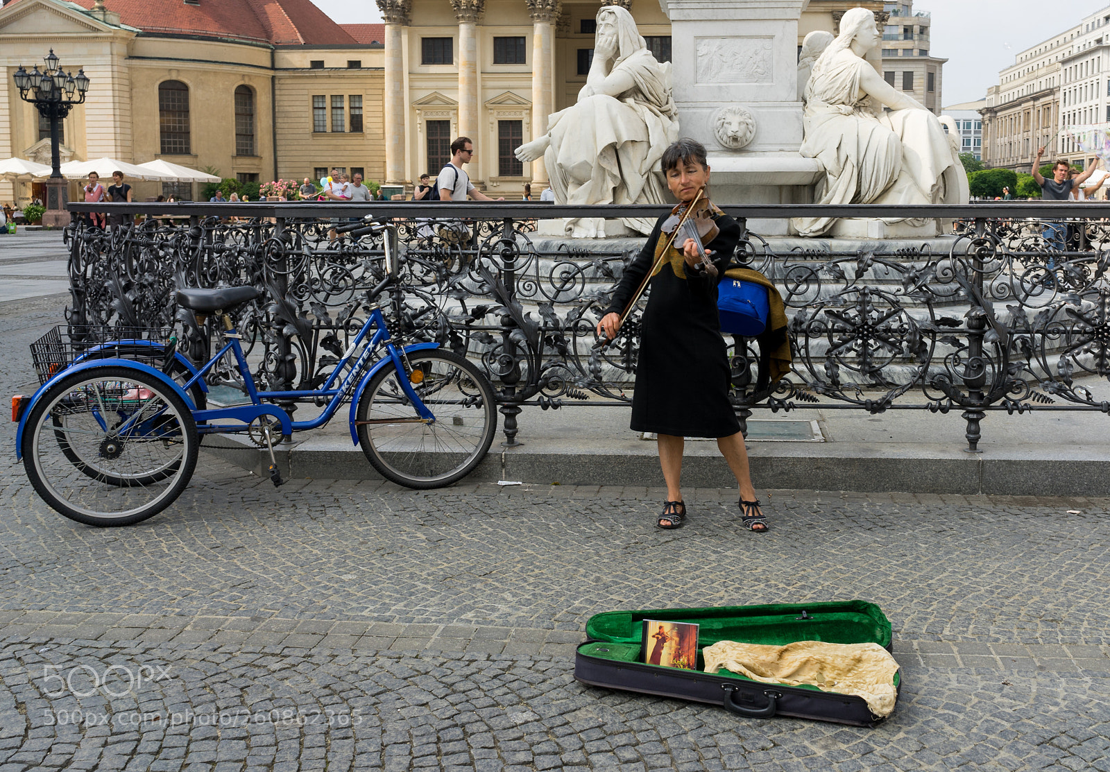 Sony a7 II sample photo. Street musician photography