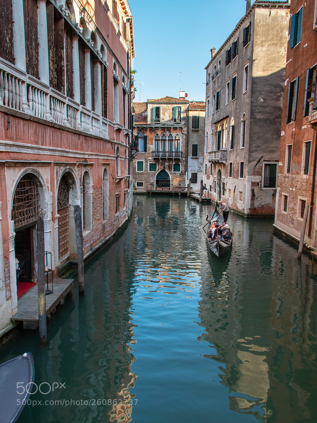 Panasonic Lumix DC-G9 sample photo. Gondola on the canals photography