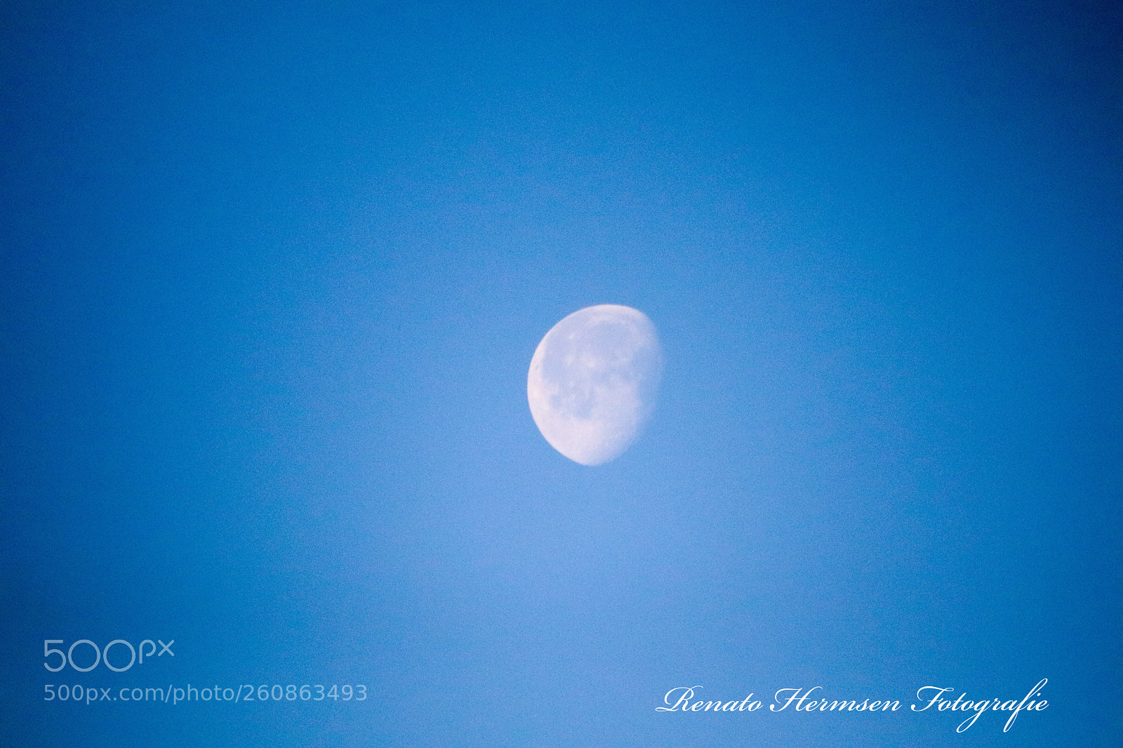 Canon EOS 77D (EOS 9000D / EOS 770D) sample photo. Moon in open sky photography