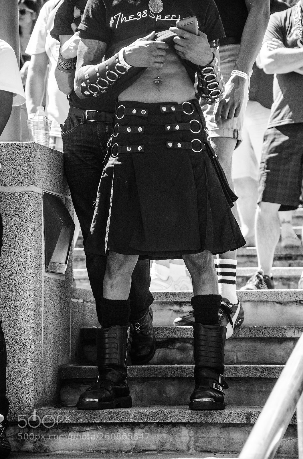 Nikon D7000 sample photo. Hombre en falda photography