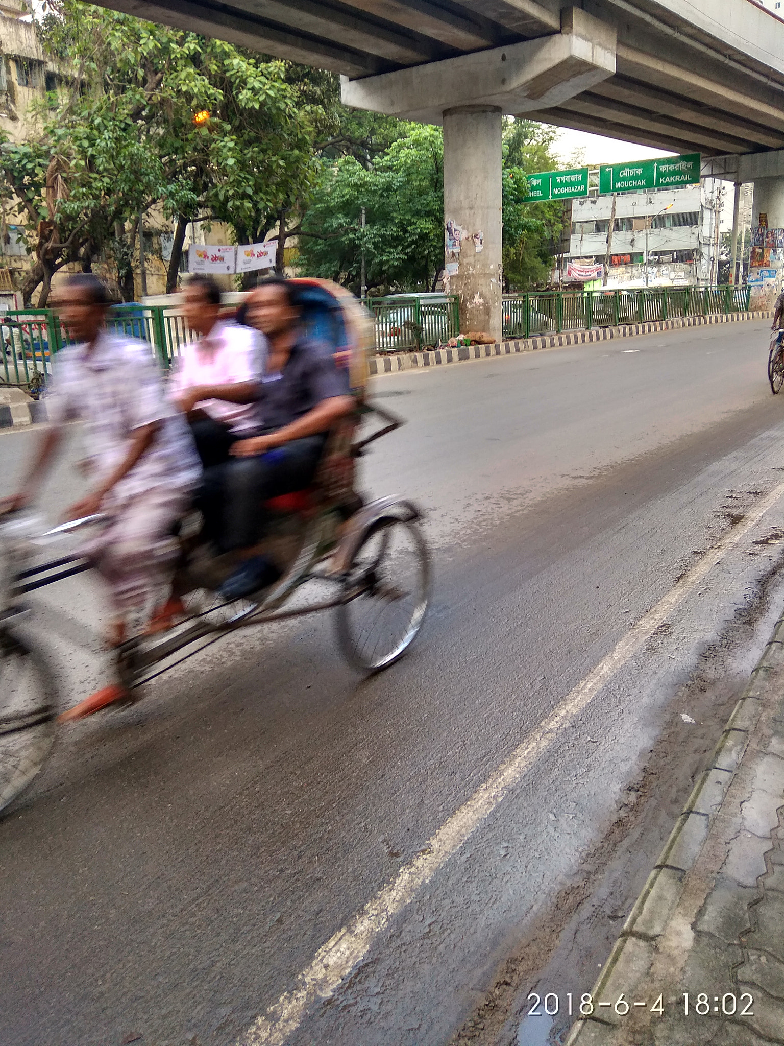 Xiaomi Redmi 5A sample photo. Streets with rickshaw photography