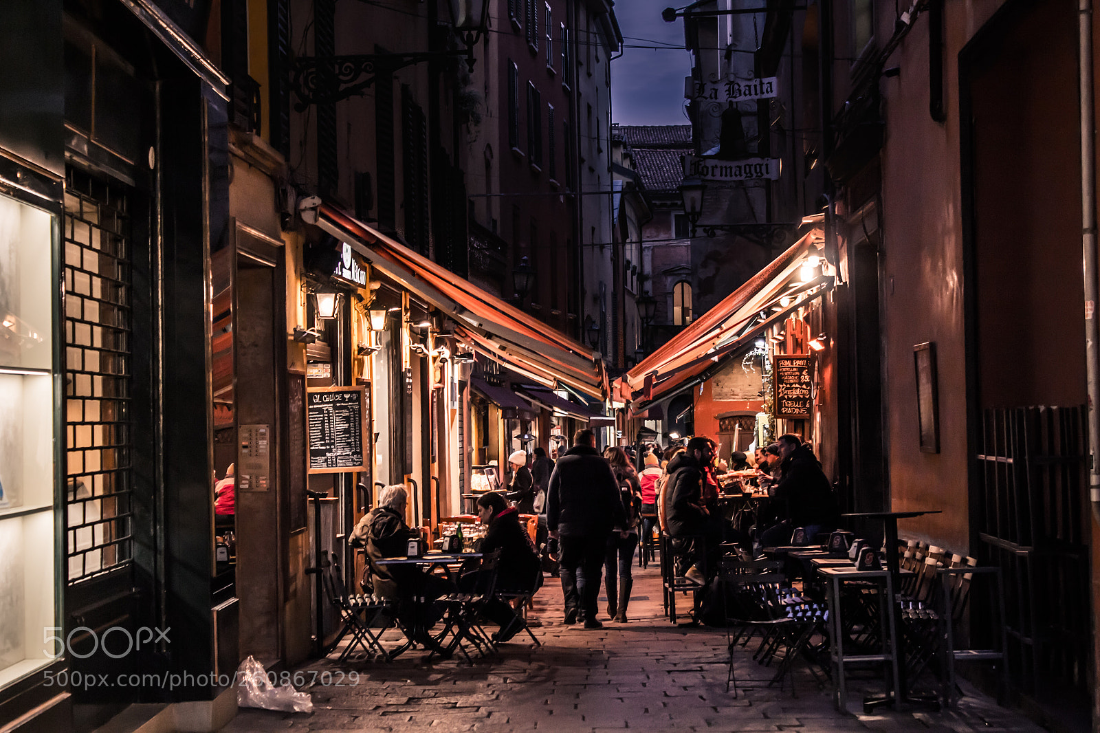 Canon EOS 1300D (EOS Rebel T6 / EOS Kiss X80) sample photo. Alley in bologna photography