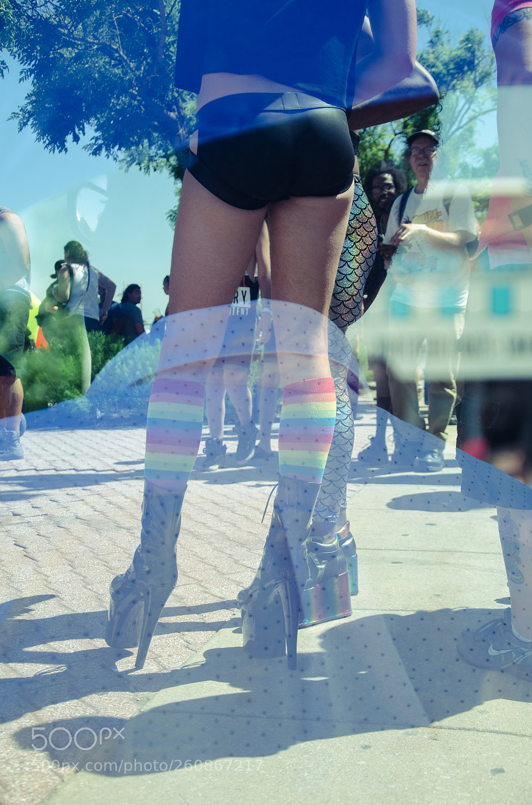 Nikon D7000 sample photo. Piernas de colores photography