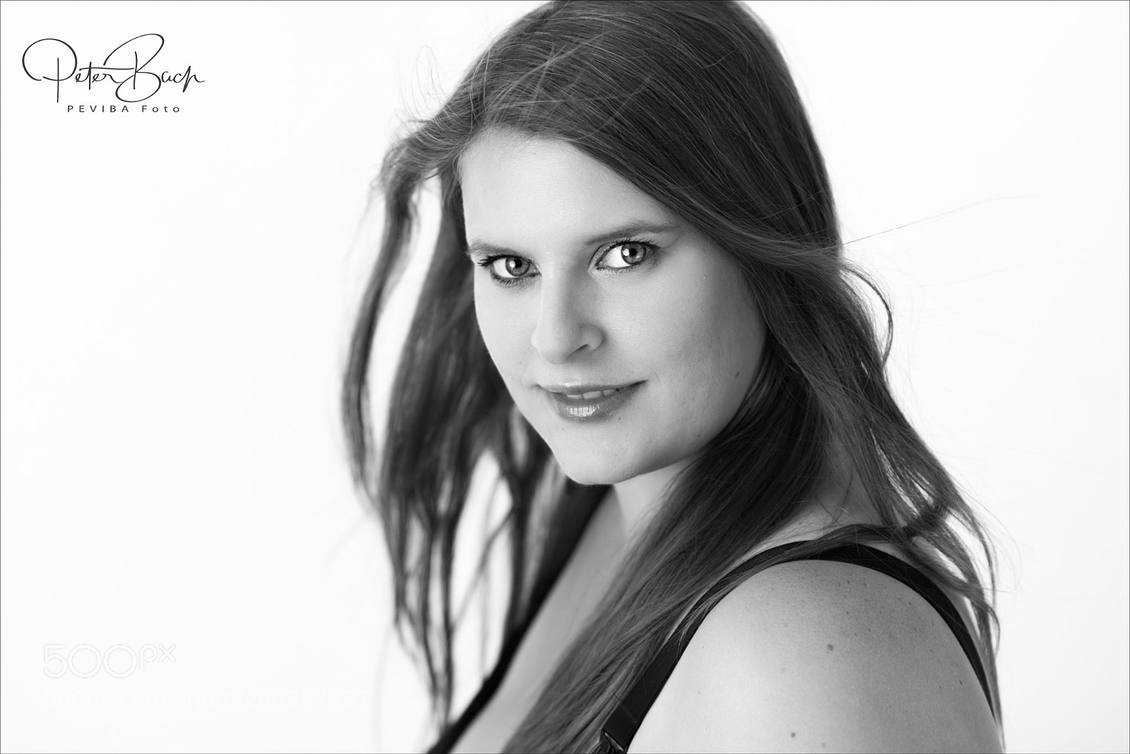 Nikon D800 sample photo. Seductive eyes (bw) photography