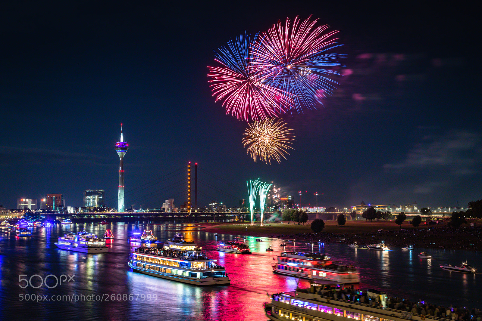 Canon EOS 6D Mark II sample photo. Düsseldorf fireworks photography