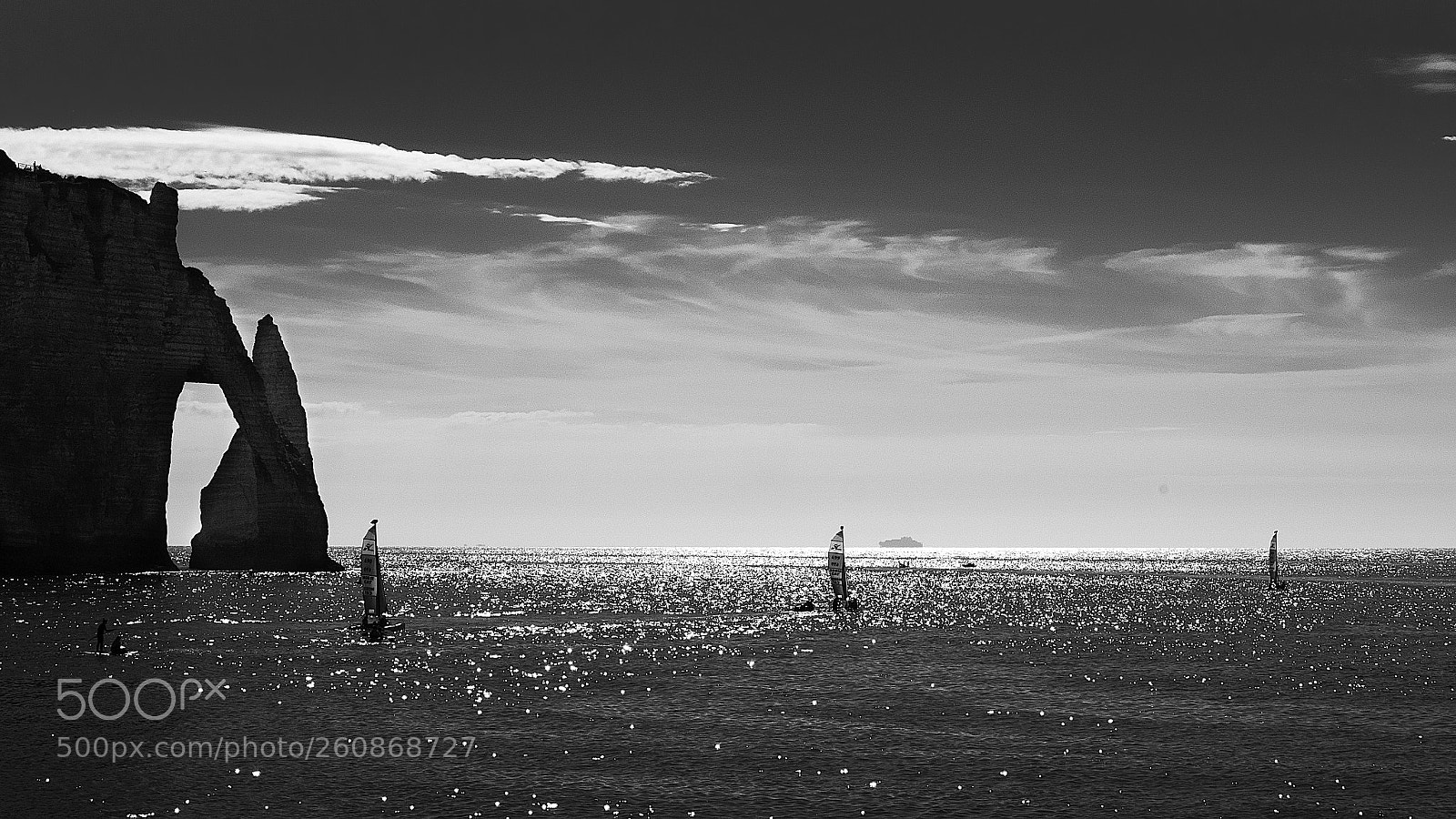 Panasonic Lumix DMC-GX85 (Lumix DMC-GX80 / Lumix DMC-GX7 Mark II) sample photo. 3 boats in black photography