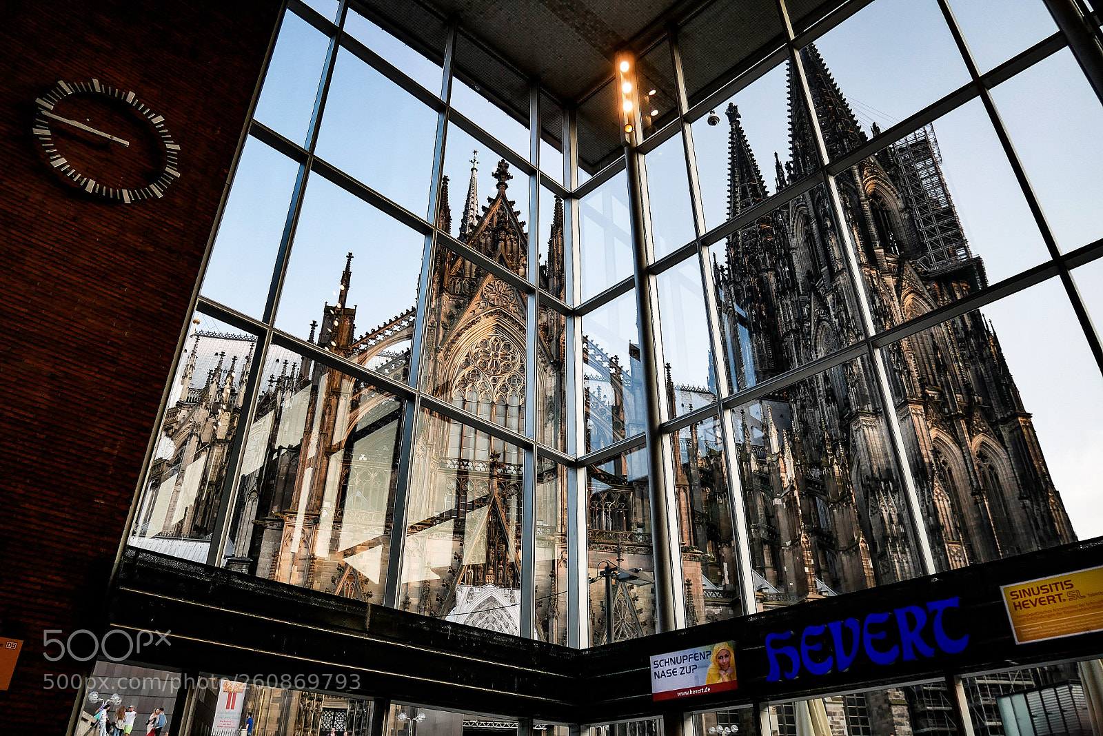 Panasonic Lumix DMC-GX85 (Lumix DMC-GX80 / Lumix DMC-GX7 Mark II) sample photo. Angekommen bahnhof photography