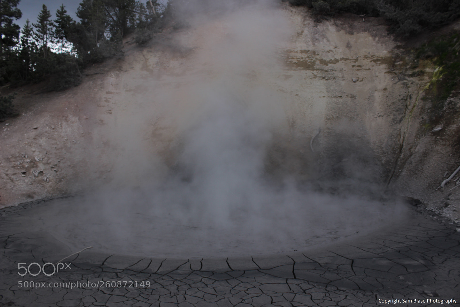 Canon EOS 600D (Rebel EOS T3i / EOS Kiss X5) sample photo. Mud volcano in mud photography