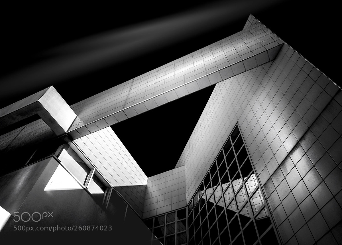 Sony Cyber-shot DSC-RX100 IV sample photo. Pen center bldg web photography