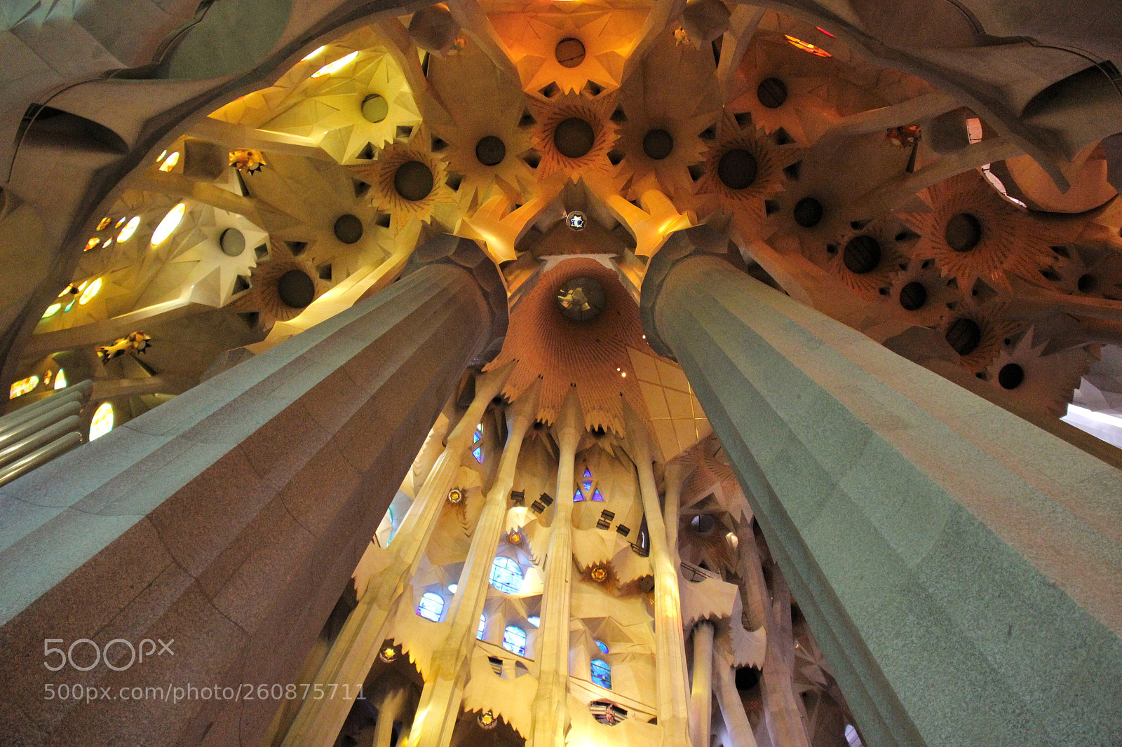 Canon EOS 600D (Rebel EOS T3i / EOS Kiss X5) sample photo. Sagrada familia interior gaud photography
