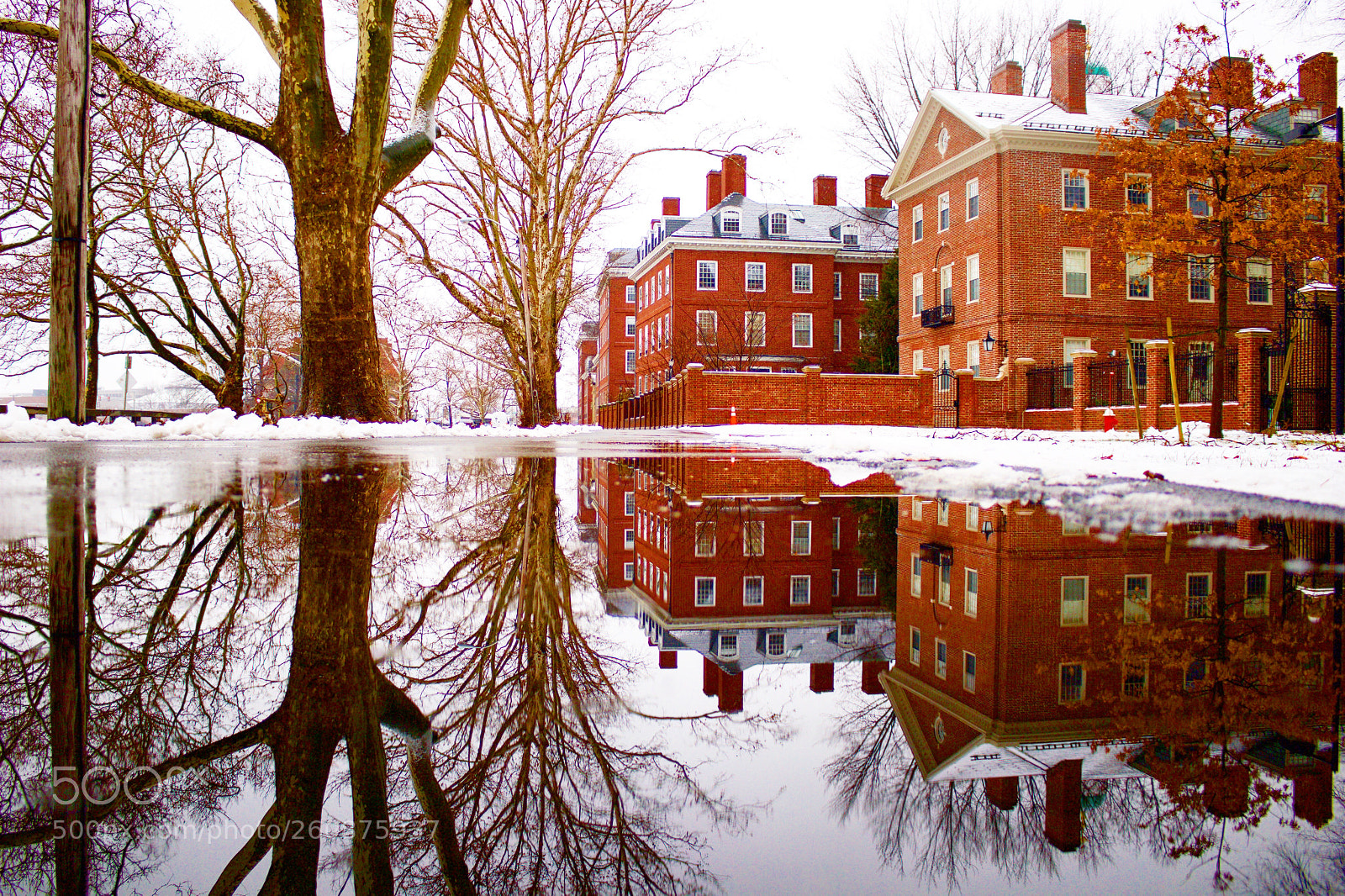Canon EOS 80D sample photo. Winthrop house reflections photography