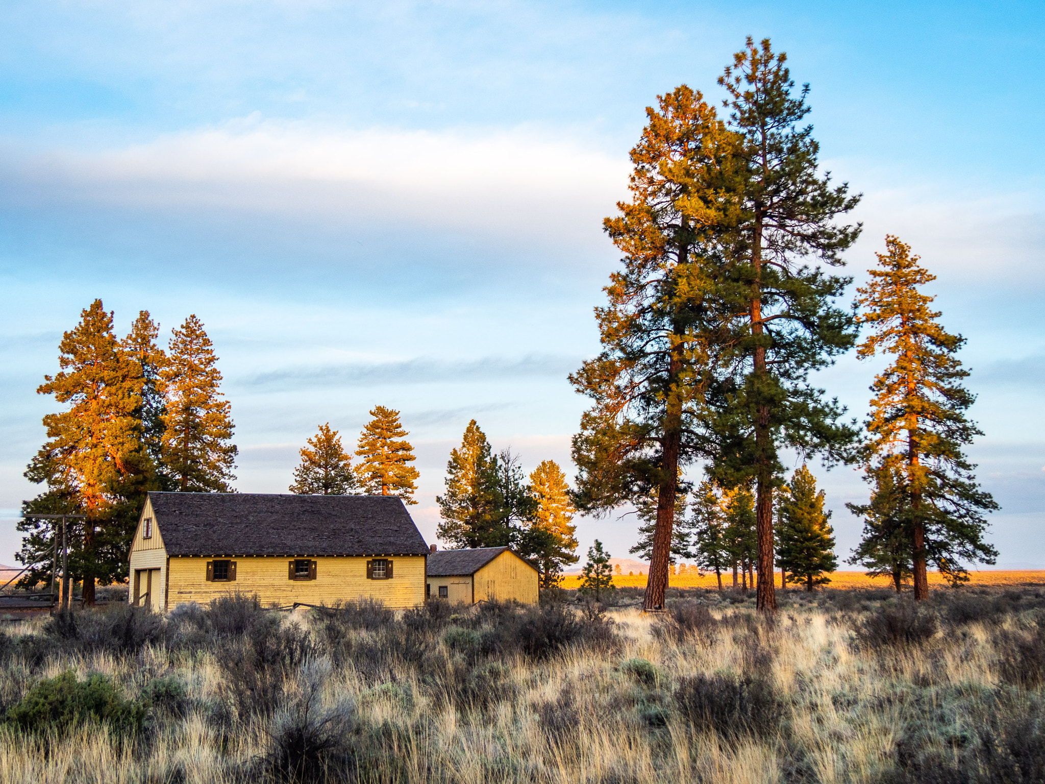 Olympus PEN E-PL7 sample photo. Cabins photography