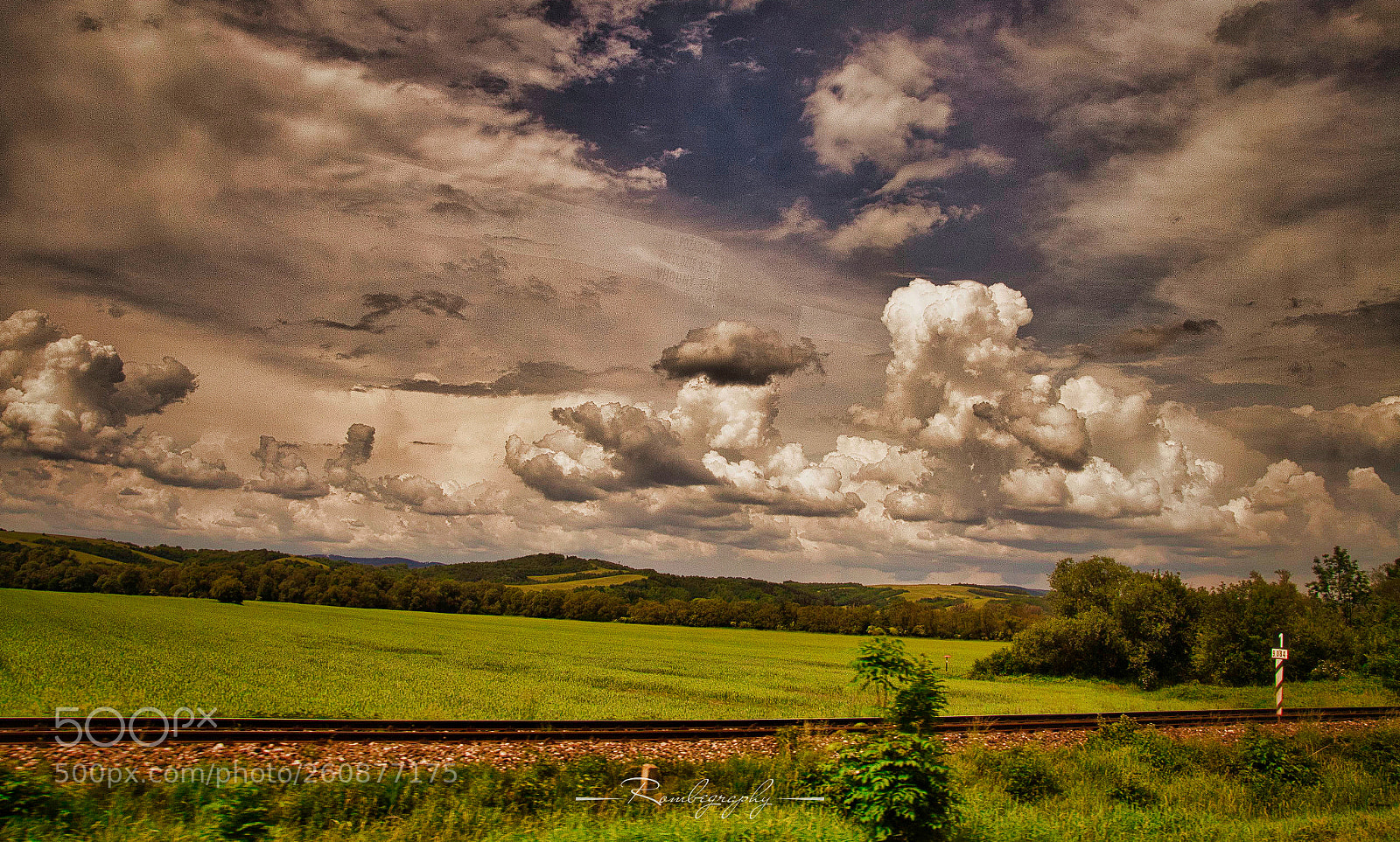 Canon EOS 600D (Rebel EOS T3i / EOS Kiss X5) sample photo. Land near the ukraine photography
