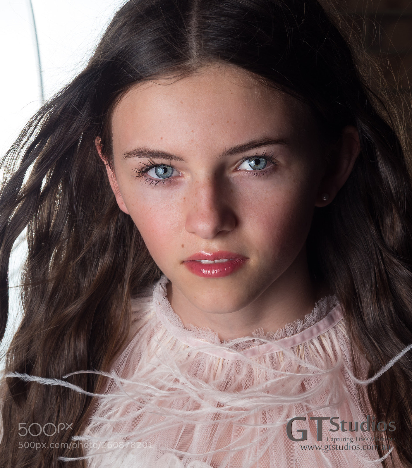Olympus OM-D E-M5 II sample photo. She believed photography