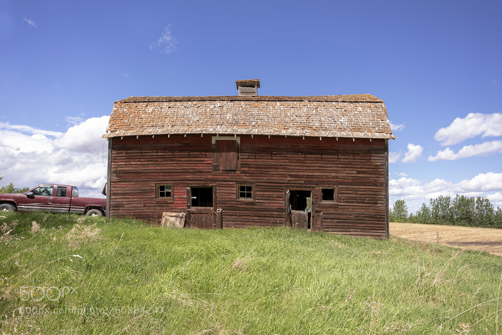Canon EOS 5D Mark IV sample photo. Vintage buildings photography