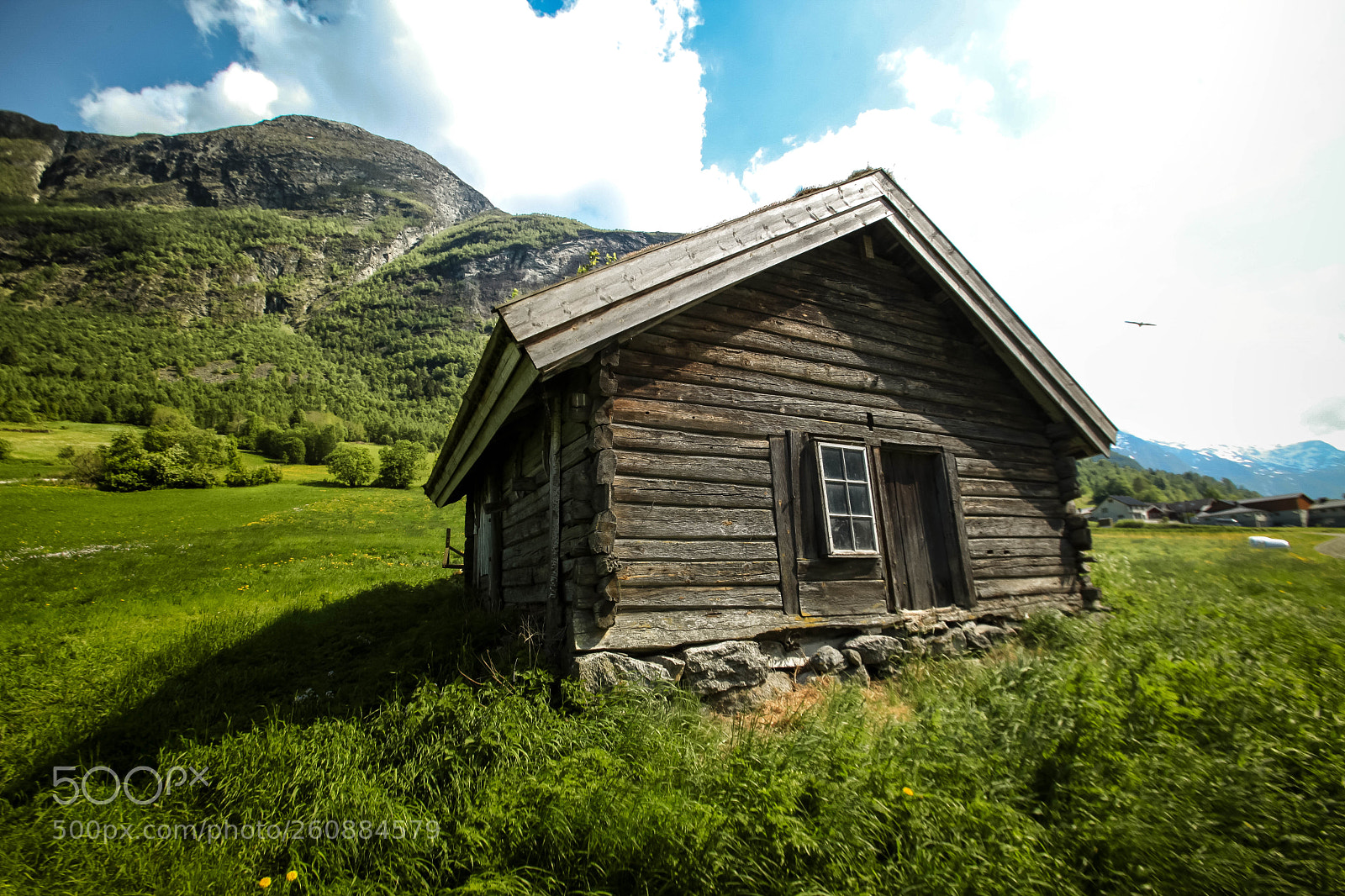 Canon EOS 5D Mark II sample photo. Old house in olden photography