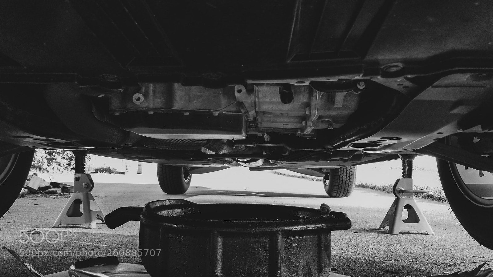 Samsung Galaxy S8 sample photo. Oil change b&w photography