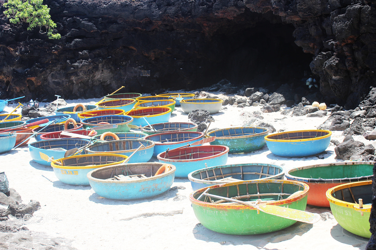 Canon EOS 600D (Rebel EOS T3i / EOS Kiss X5) sample photo. Colors of the sea photography