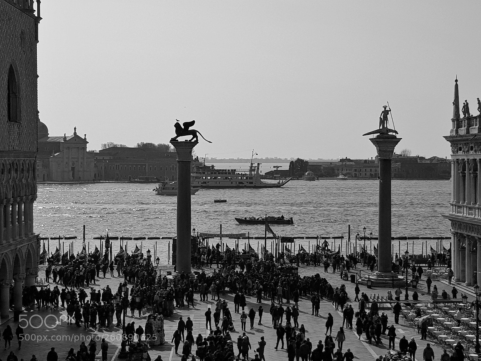 Samsung Galaxy S8+ sample photo. Plazasanmarcos piazzasanmarco bnwphotography bnw photography