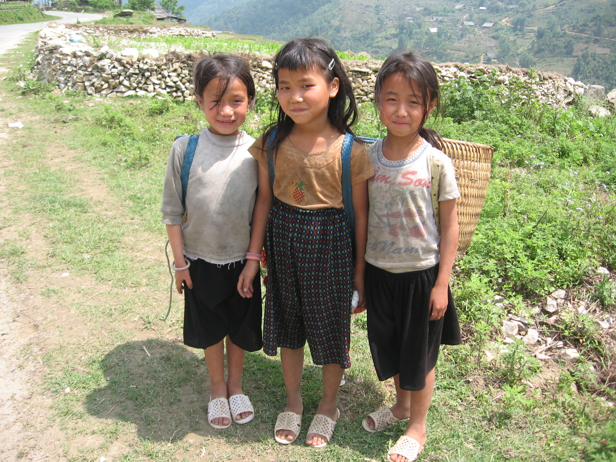 Canon POWERSHOT A530 sample photo. Adorable little girls, sapa, vietnam photography