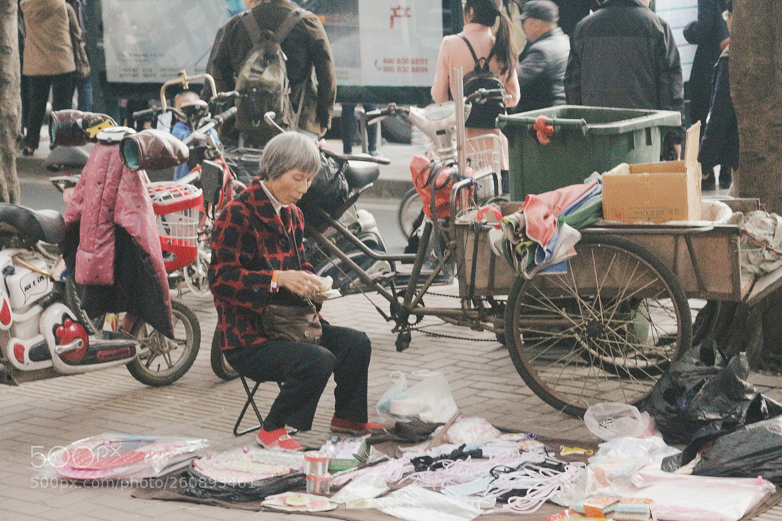 Canon EOS 700D (EOS Rebel T5i / EOS Kiss X7i) sample photo. A stranger photography
