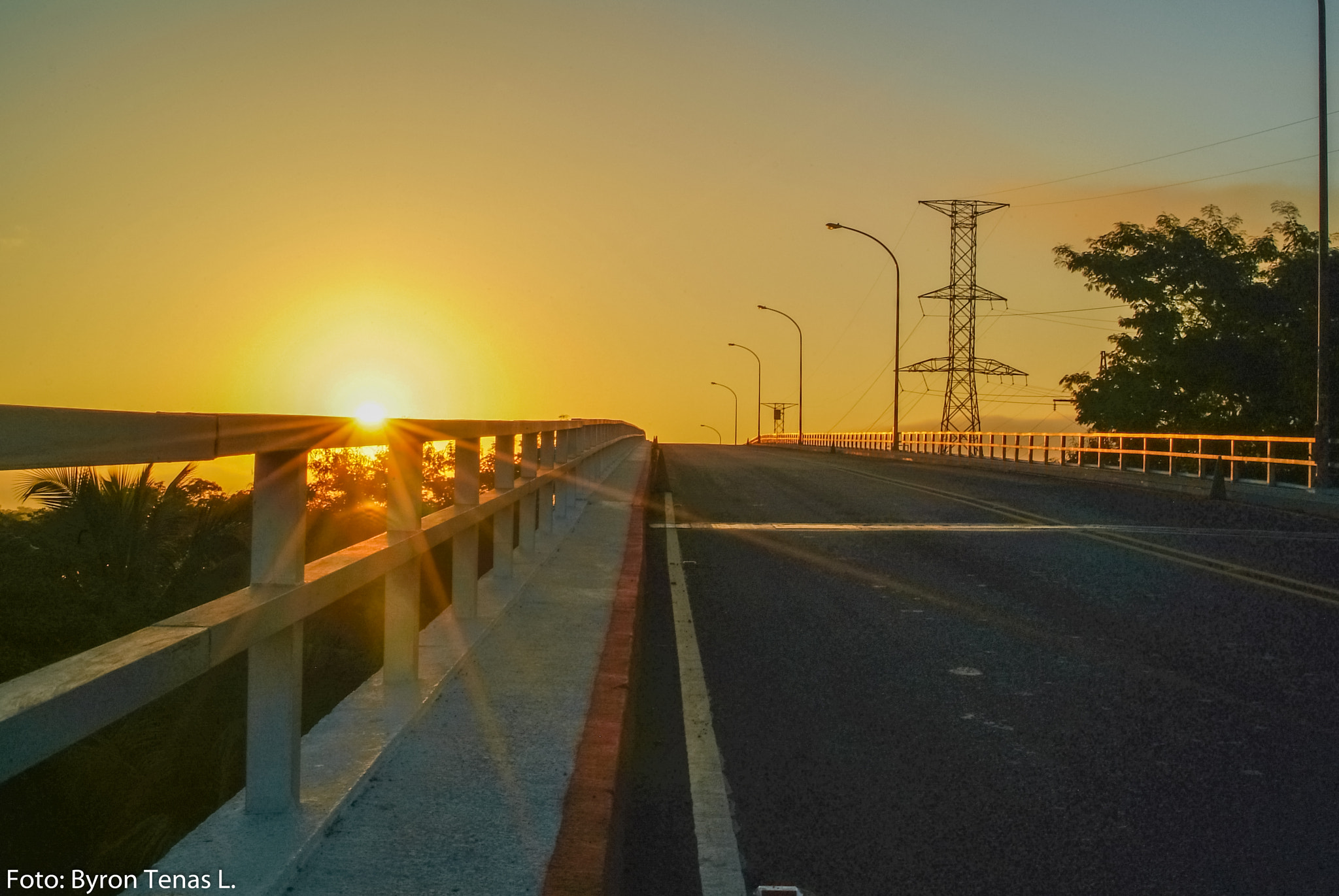 Fujifilm FinePix S3 Pro sample photo. Puente de rio dulce, izabal, guatemala.... estaba amaneciendo photography