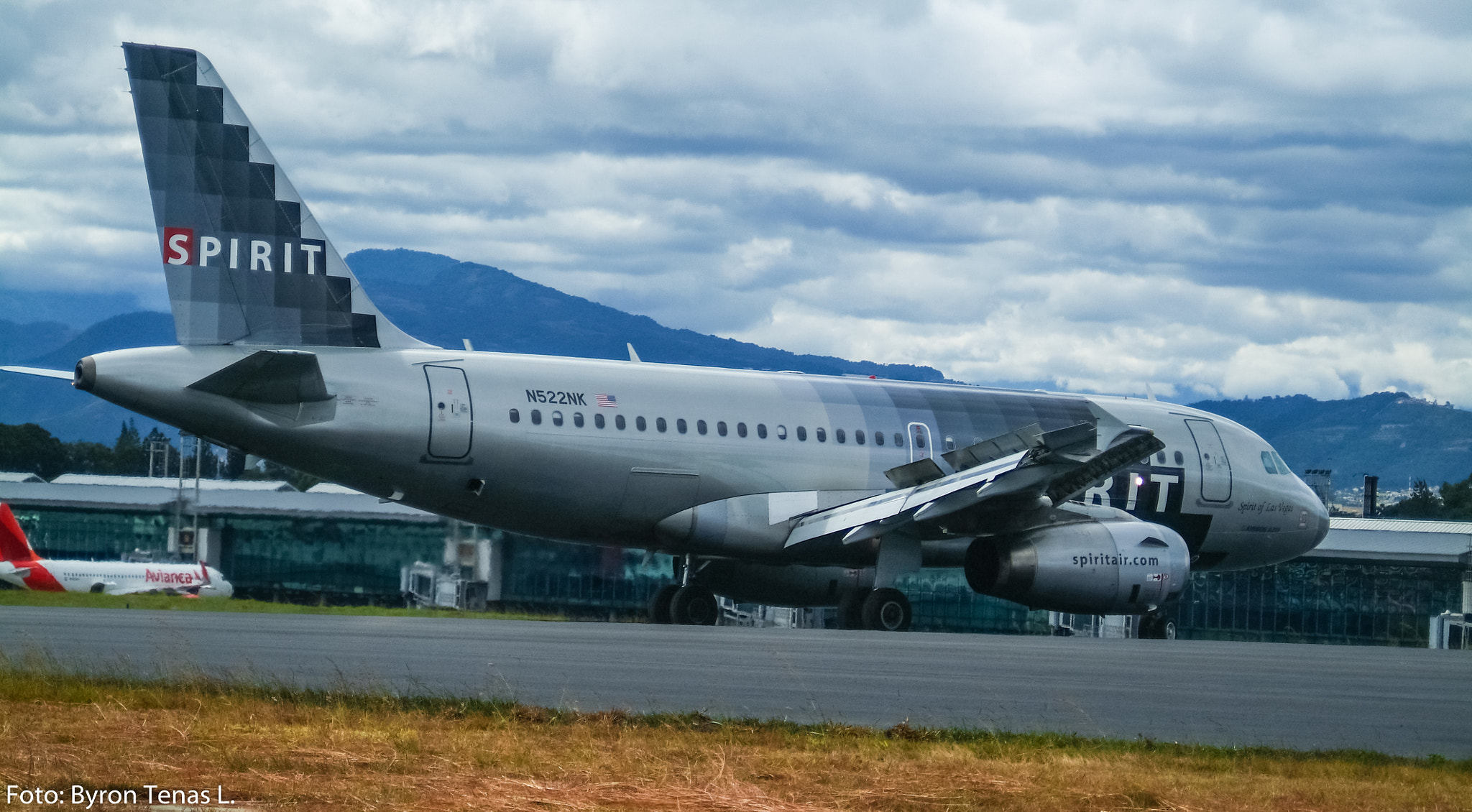 Fujifilm FinePix S3 Pro sample photo. Airbus a319 photography