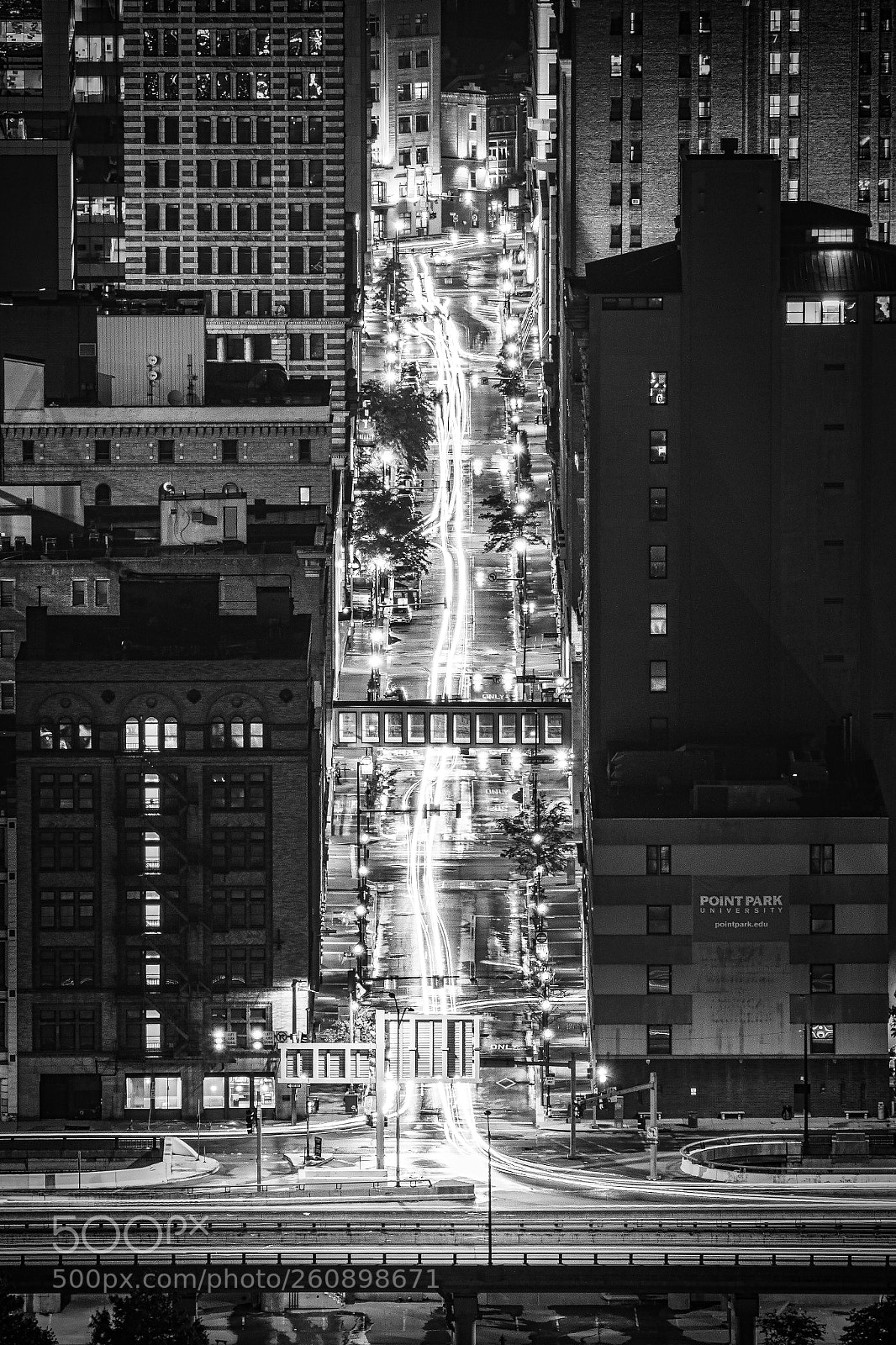 Olympus OM-D E-M1 Mark II sample photo. Wood street, pittsburgh photography