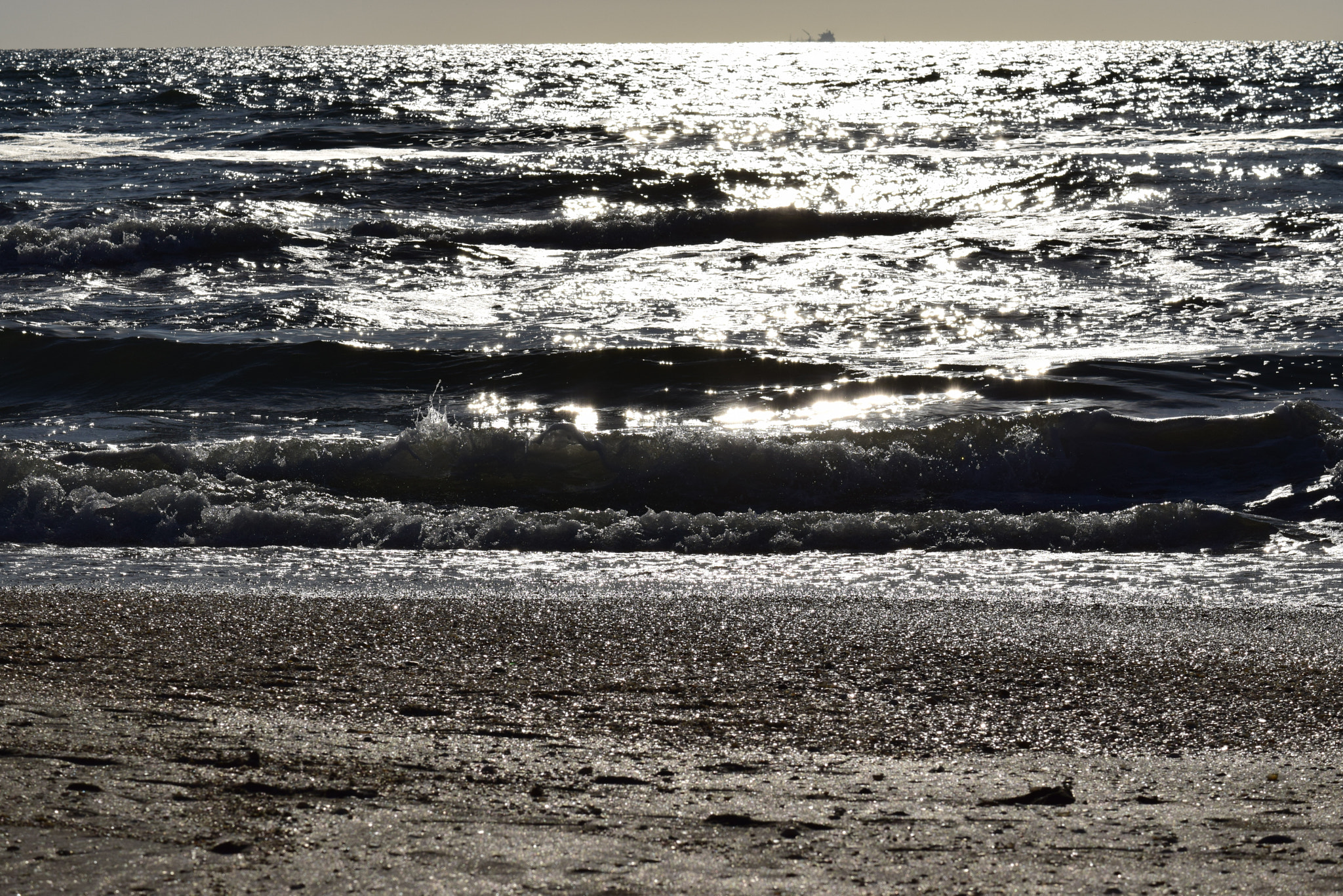 Nikon AF-S DX Micro-Nikkor 85mm F3.5G ED VR sample photo. Seaside photography